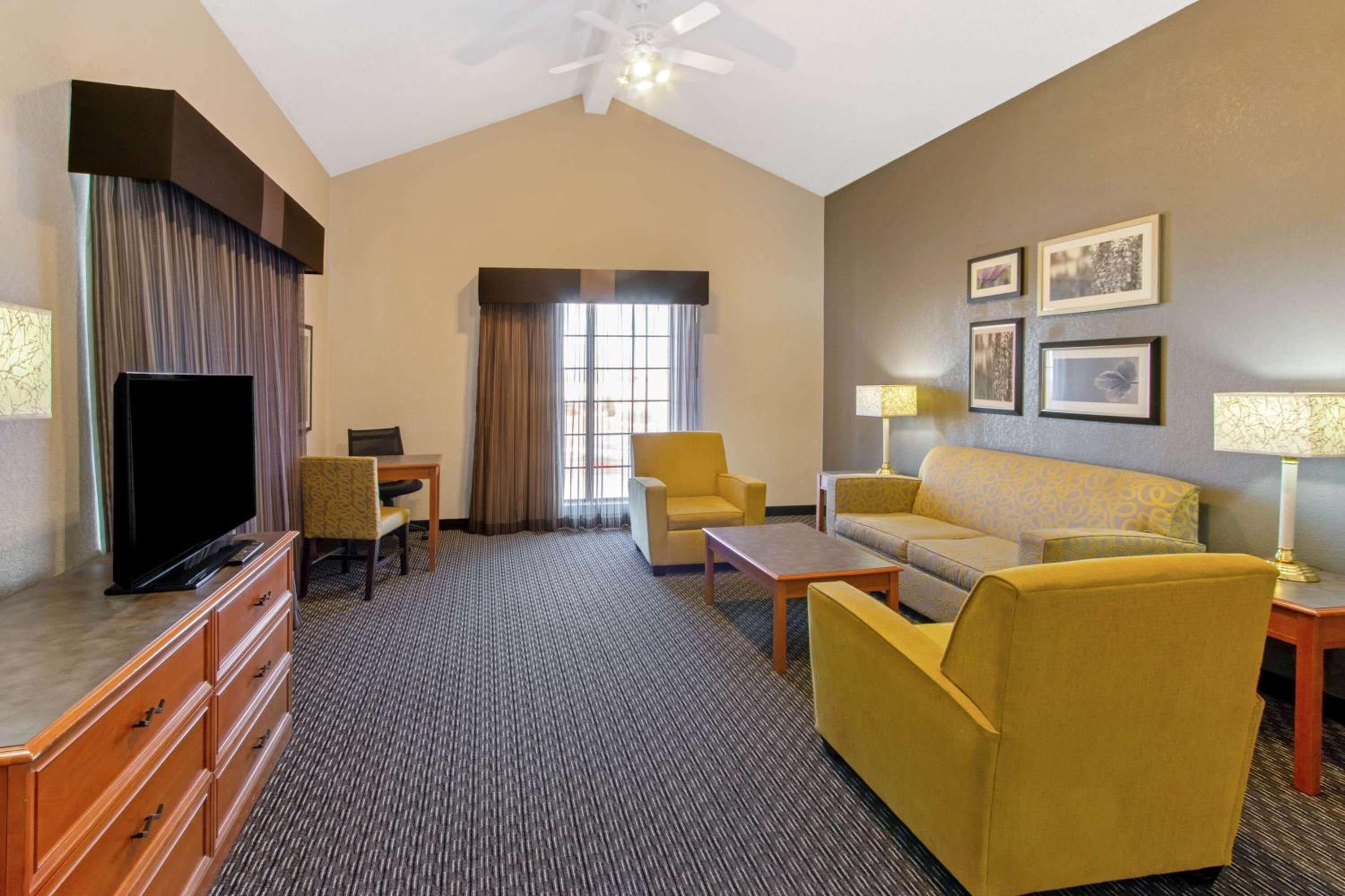 King Suite - Photo 1
