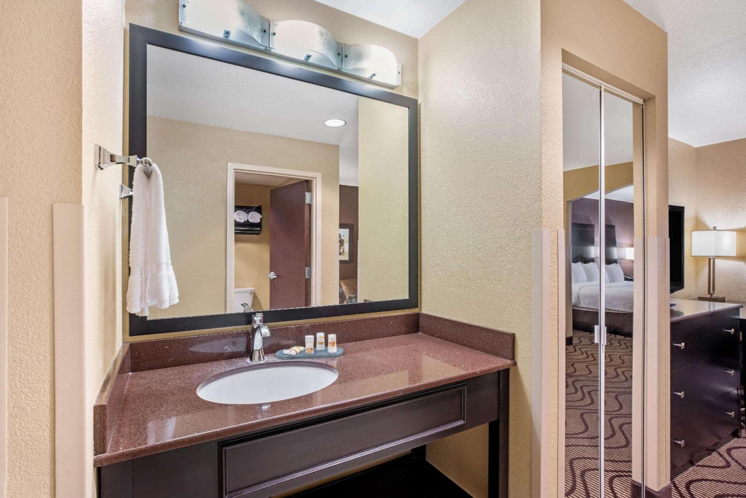 Executive King Room - Photo 2