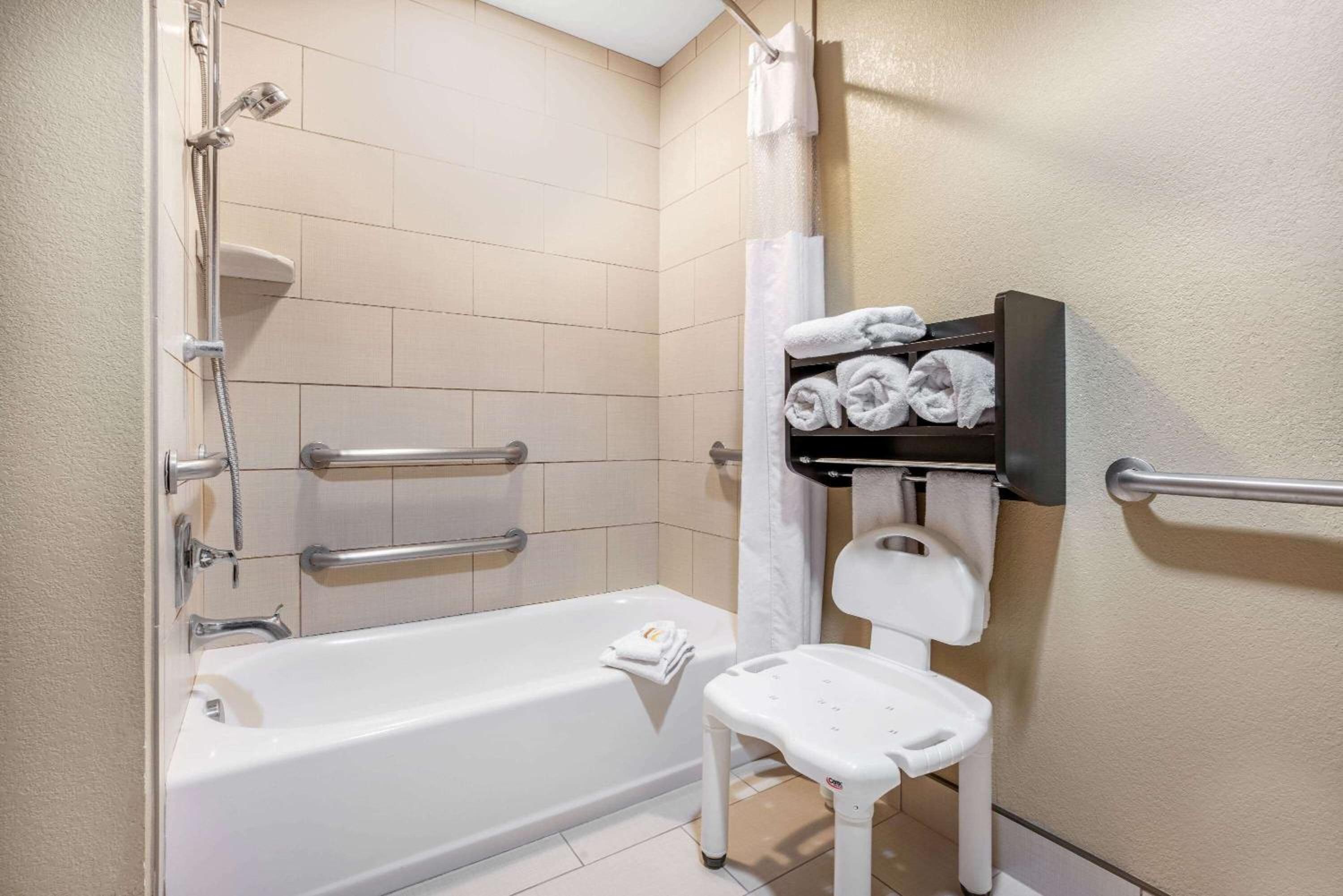 King Room - Disability Access - Photo 2