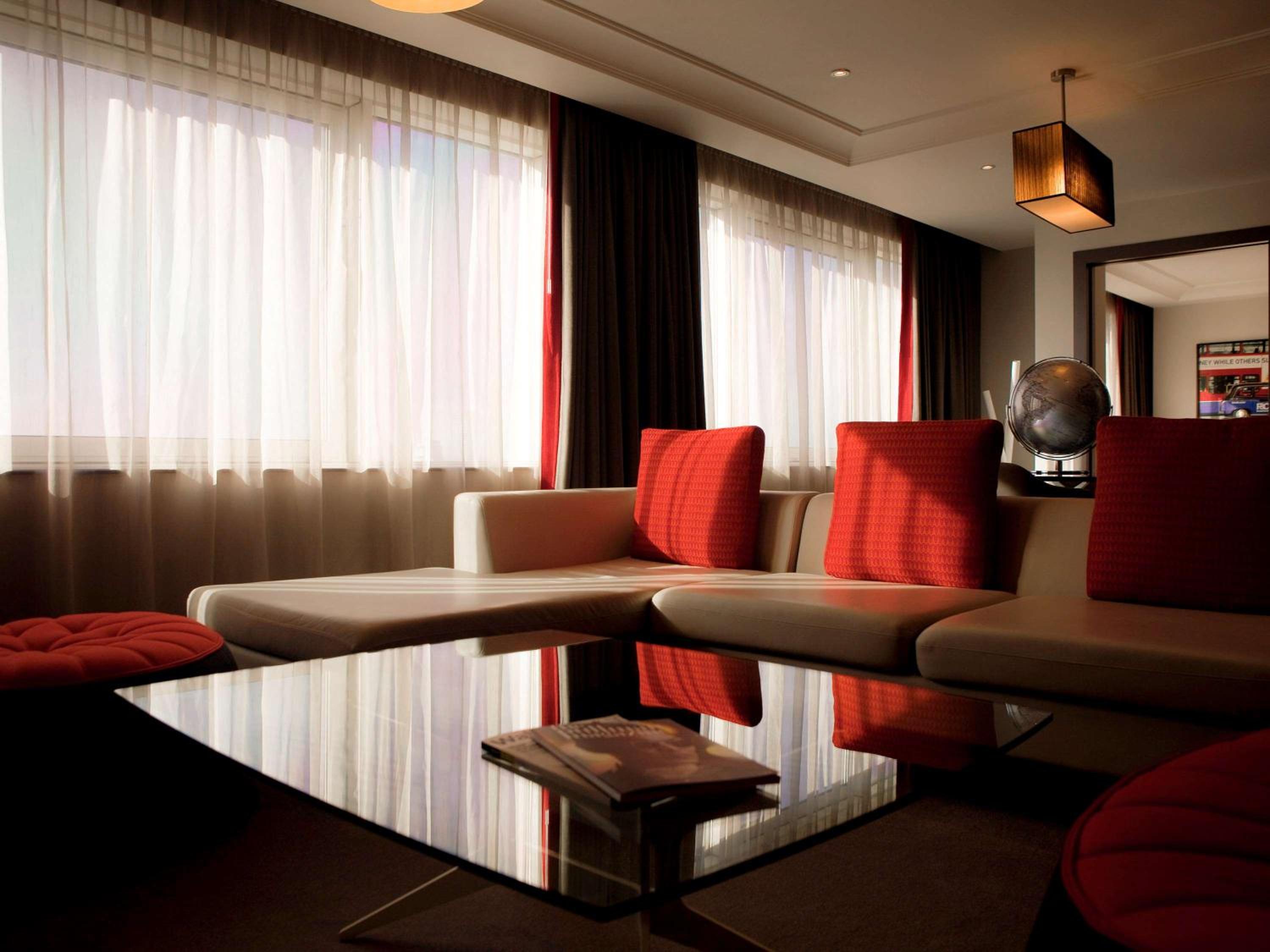 Deluxe King Suite