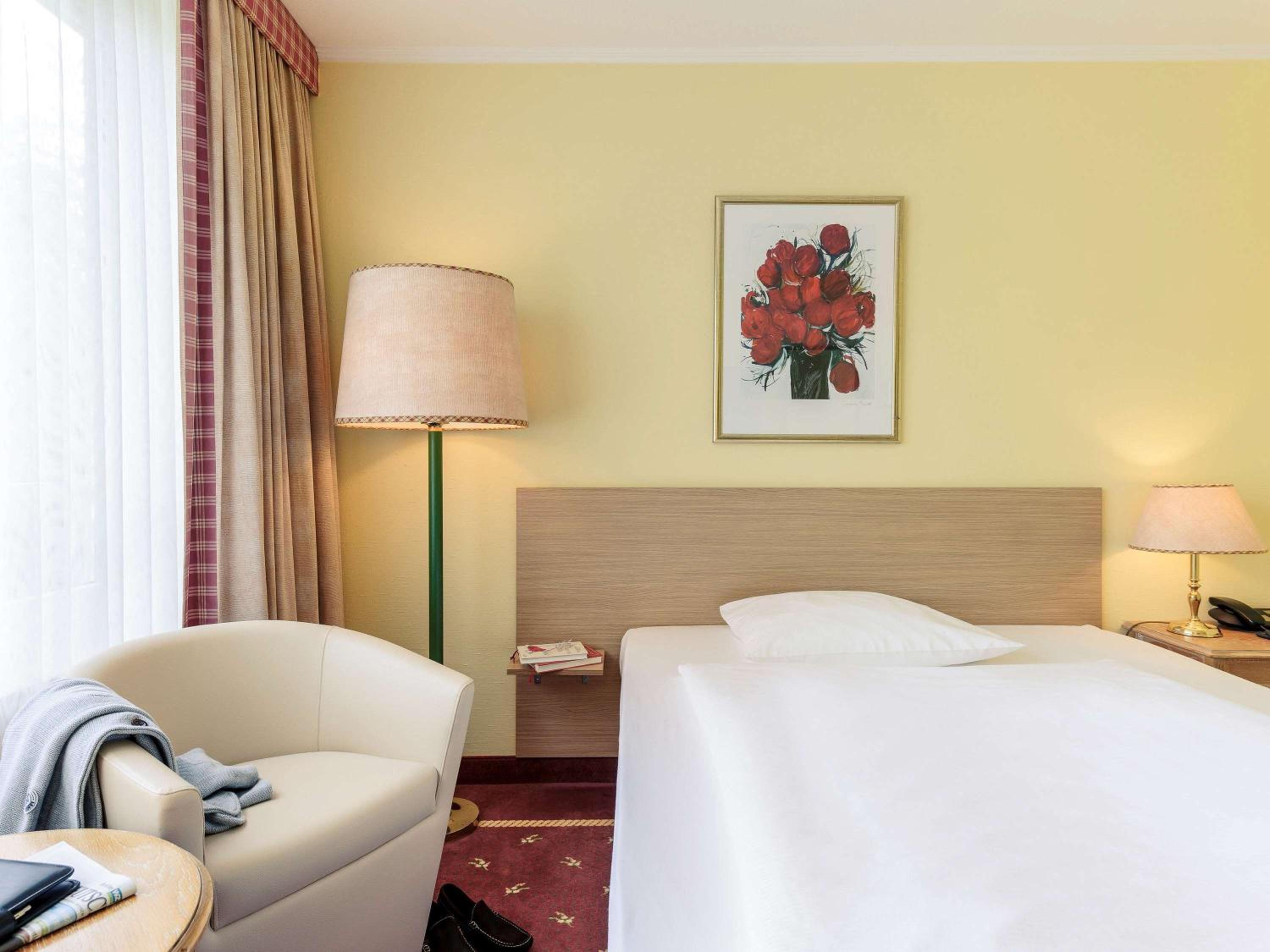 Standard Queen Room
