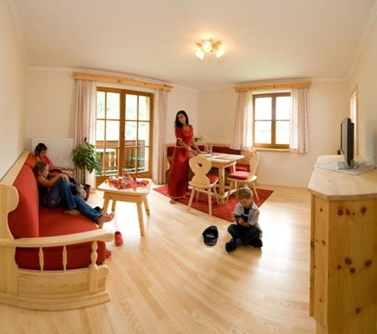 Apartment with Balcony (4 Adults) photo 2
