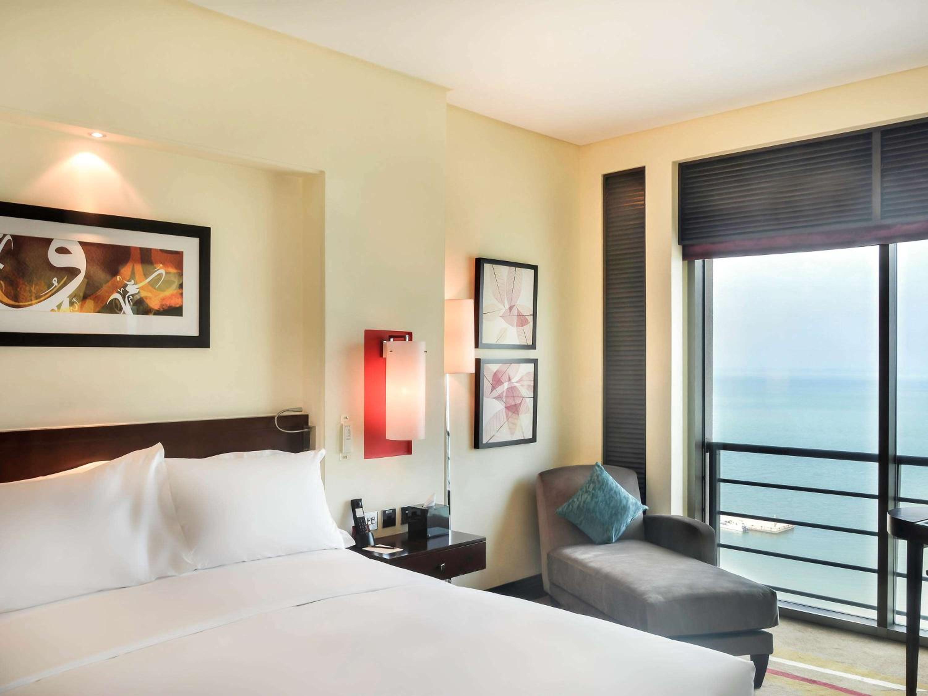 Luxury Room 1 Queen Bed - Sea View - Photo 1