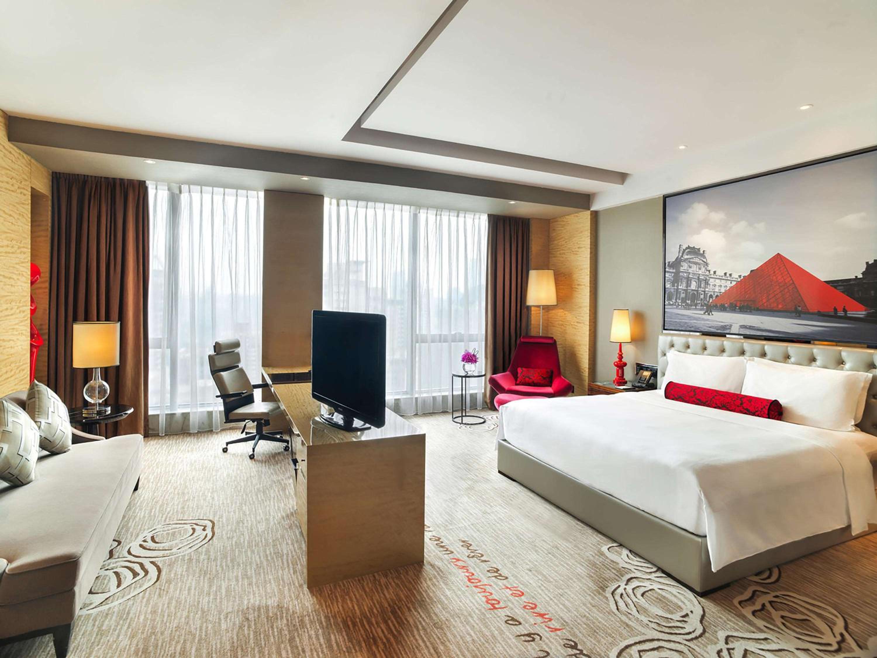 Premium Luxury King Room - Photo 1