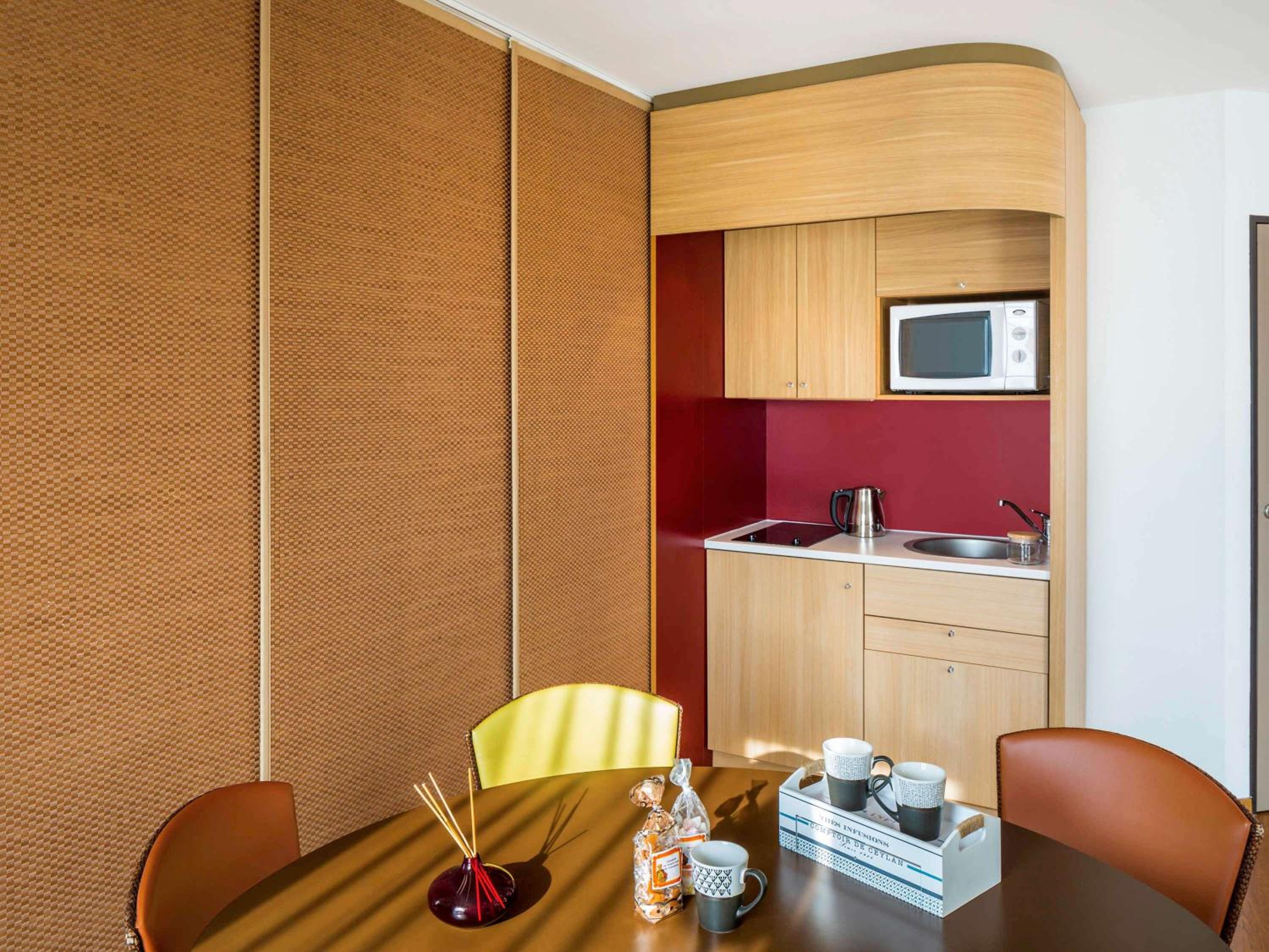 Studio With 1 Double Bed And 1 Sofa Bed - Photo 5