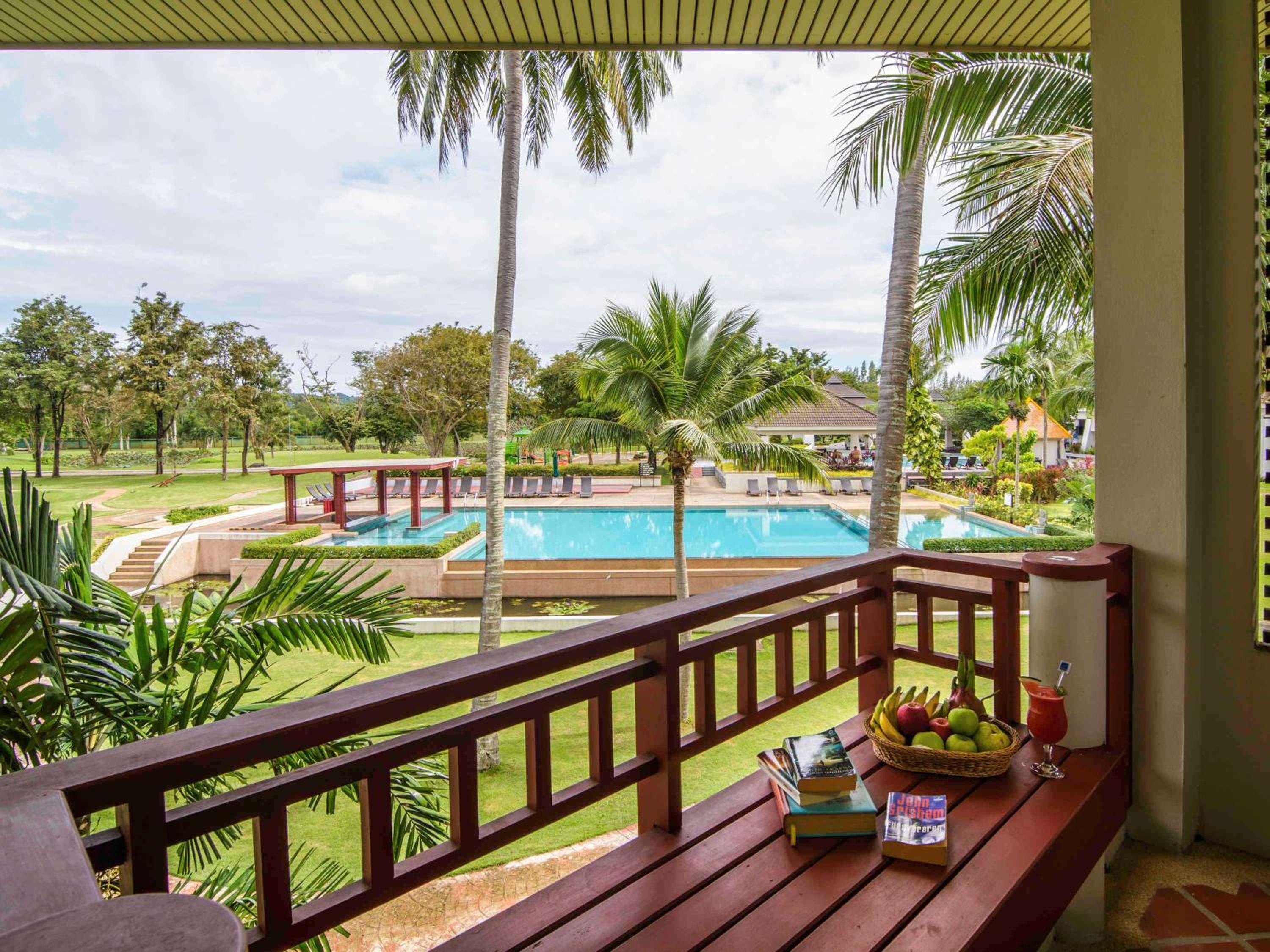 Superior Twin Room with Pool View - Photo 2