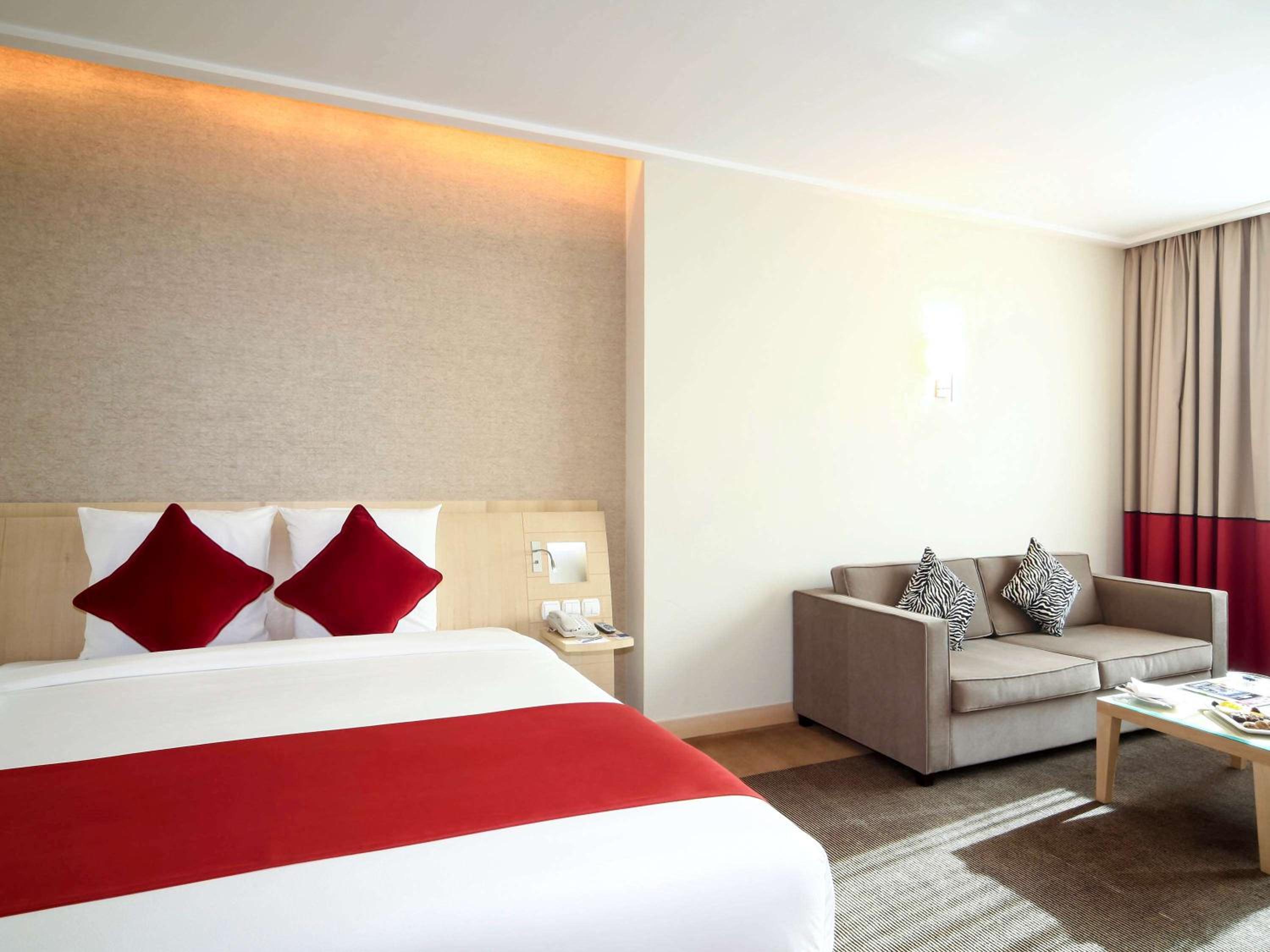 Deluxe Queen Room