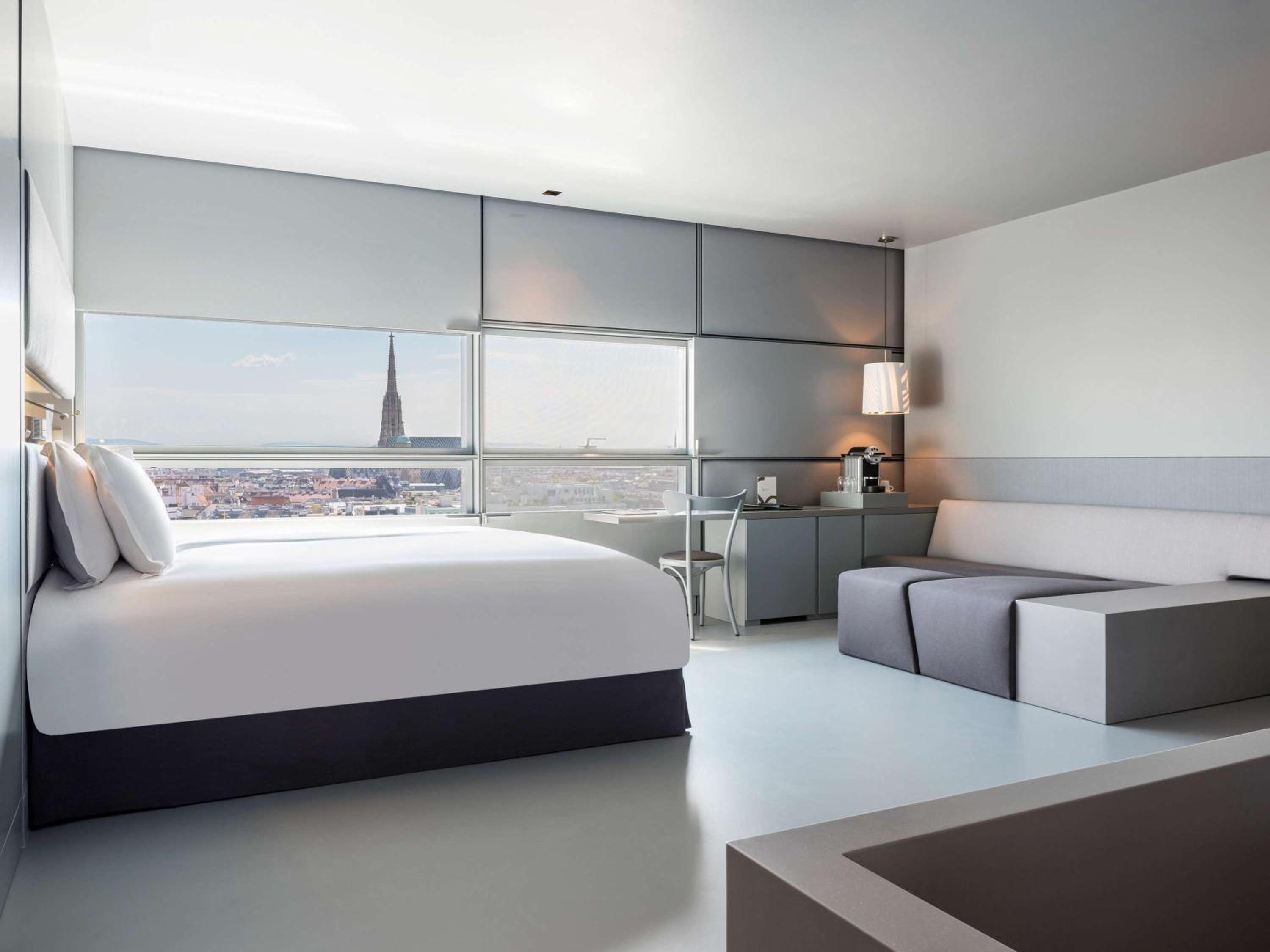 Deluxe – Cathedral View, 1 king bed or 2 single beds - Photo 2