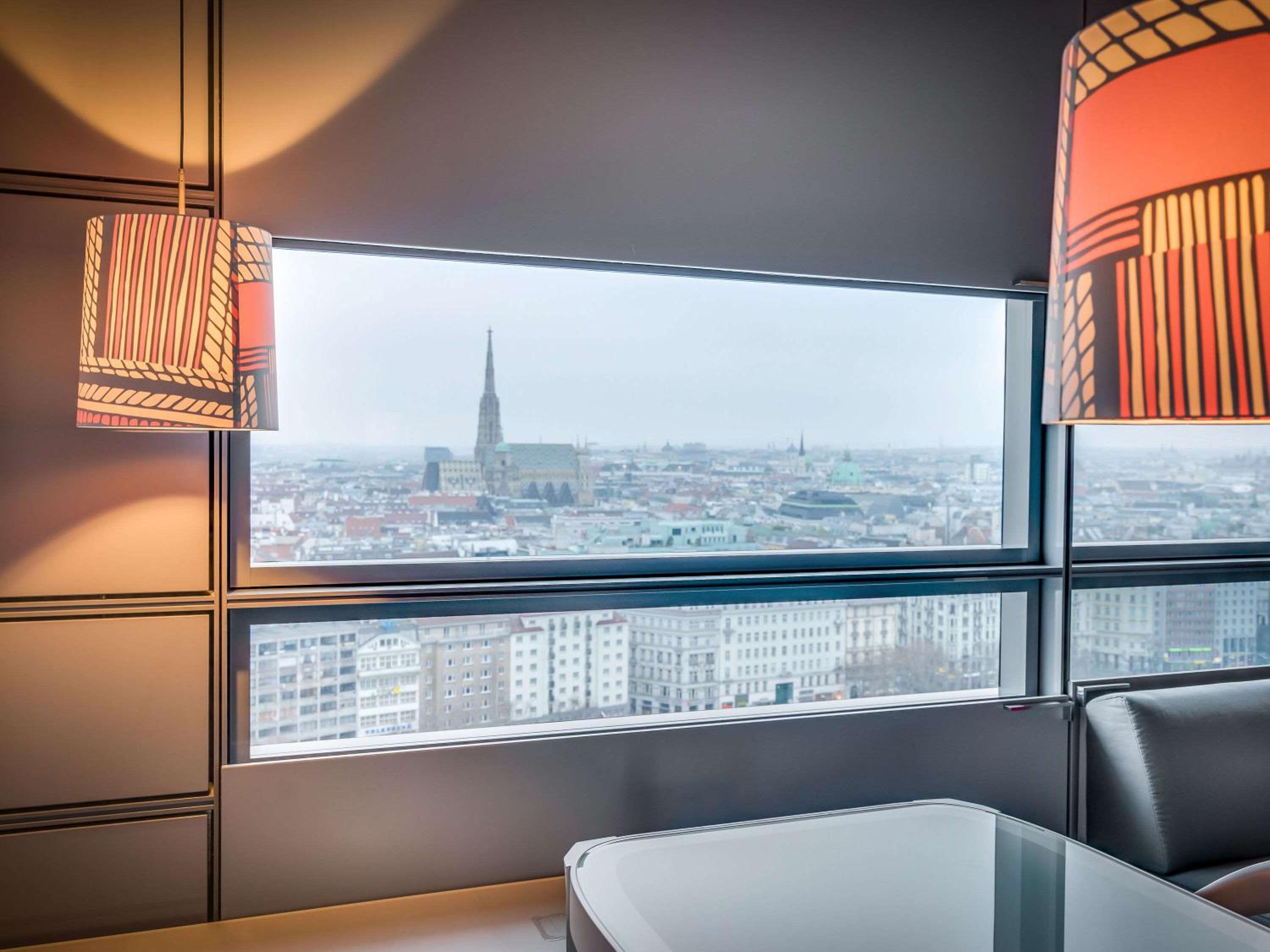 Executive Suite – Cathedral View, king bed - Photo 6