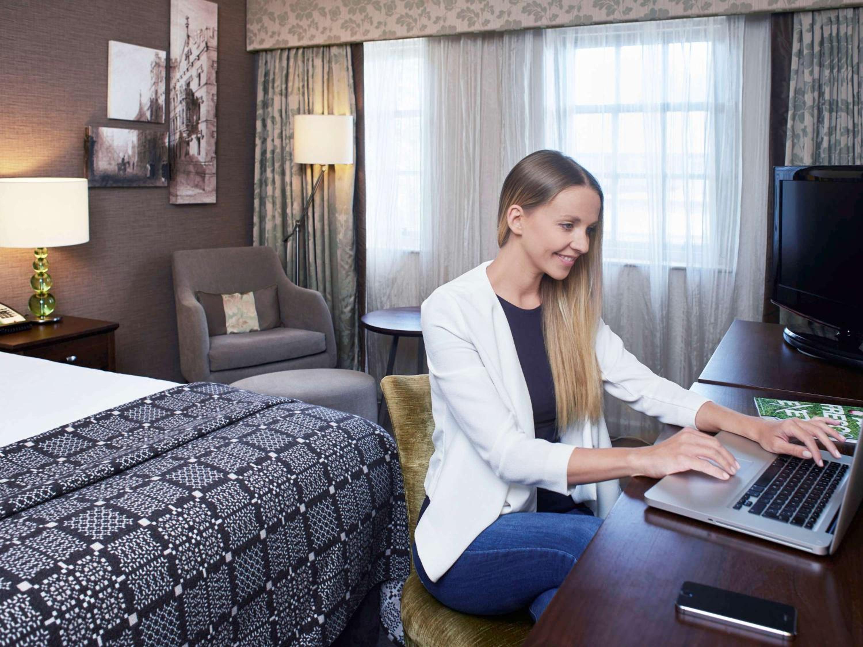 Accessible Classic Room with One Double or Two single Beds - Photo 2