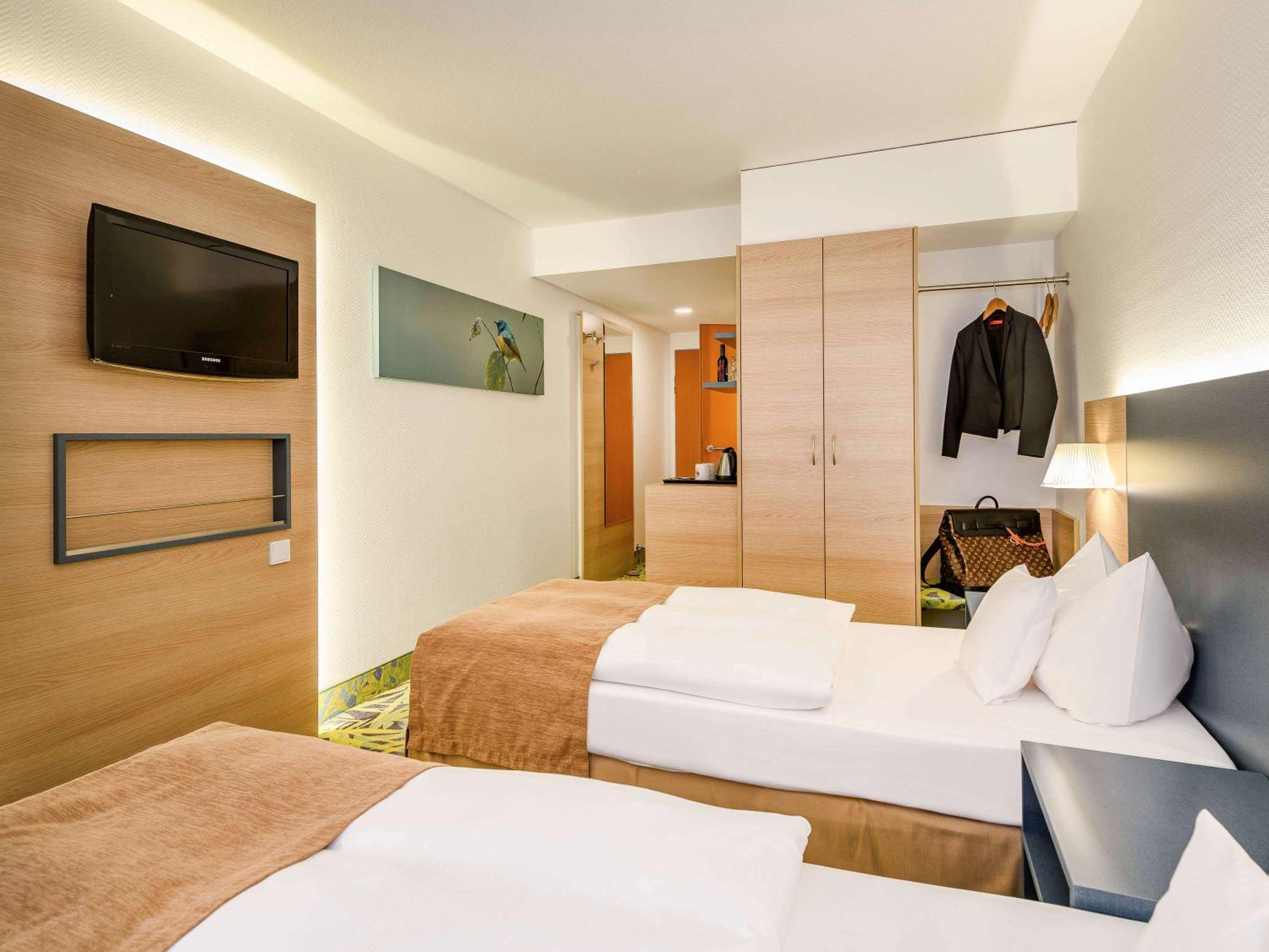 Standard Twin Room - Photo 5