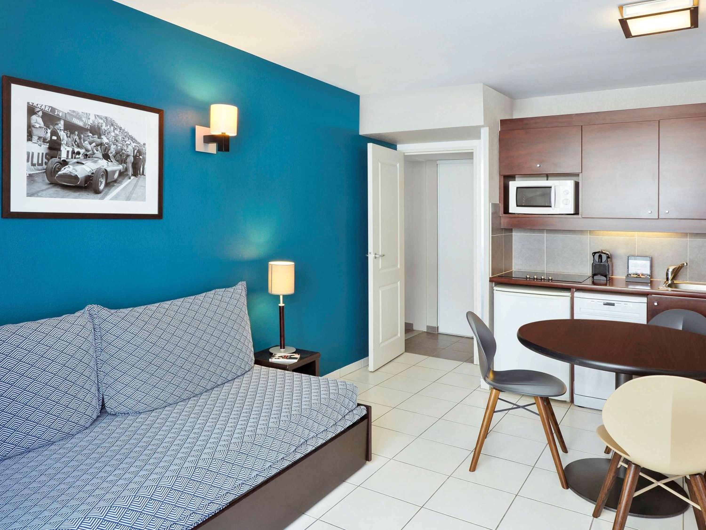 Standard One-Bedroom Apartment (4-5 Adults) photo 2