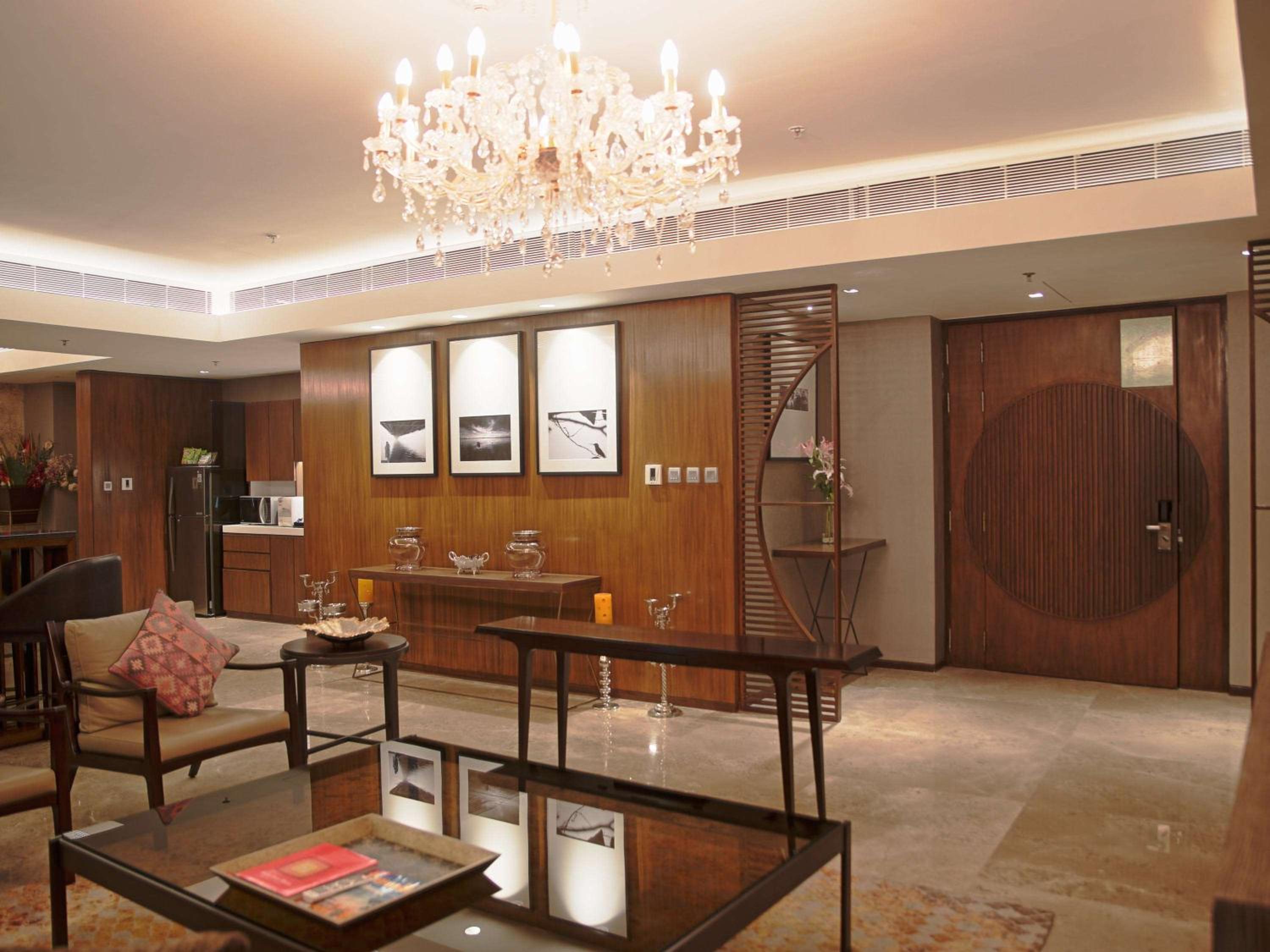 Presidential Suite thumbnail 5