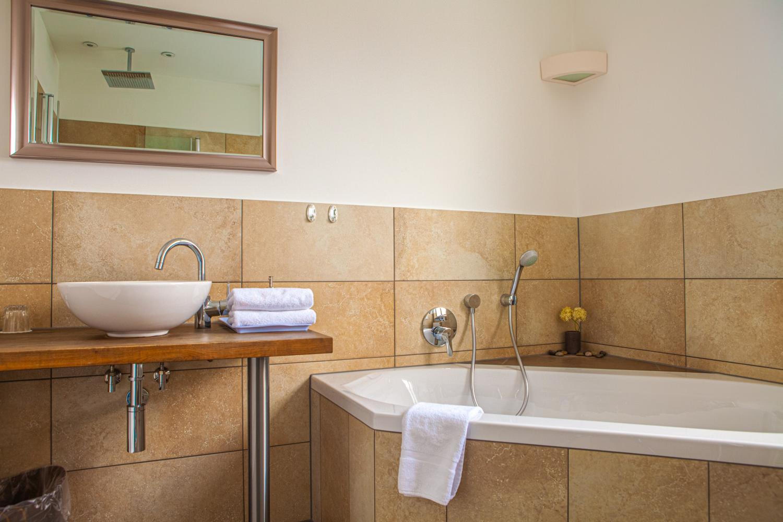 Double Room - Photo 14