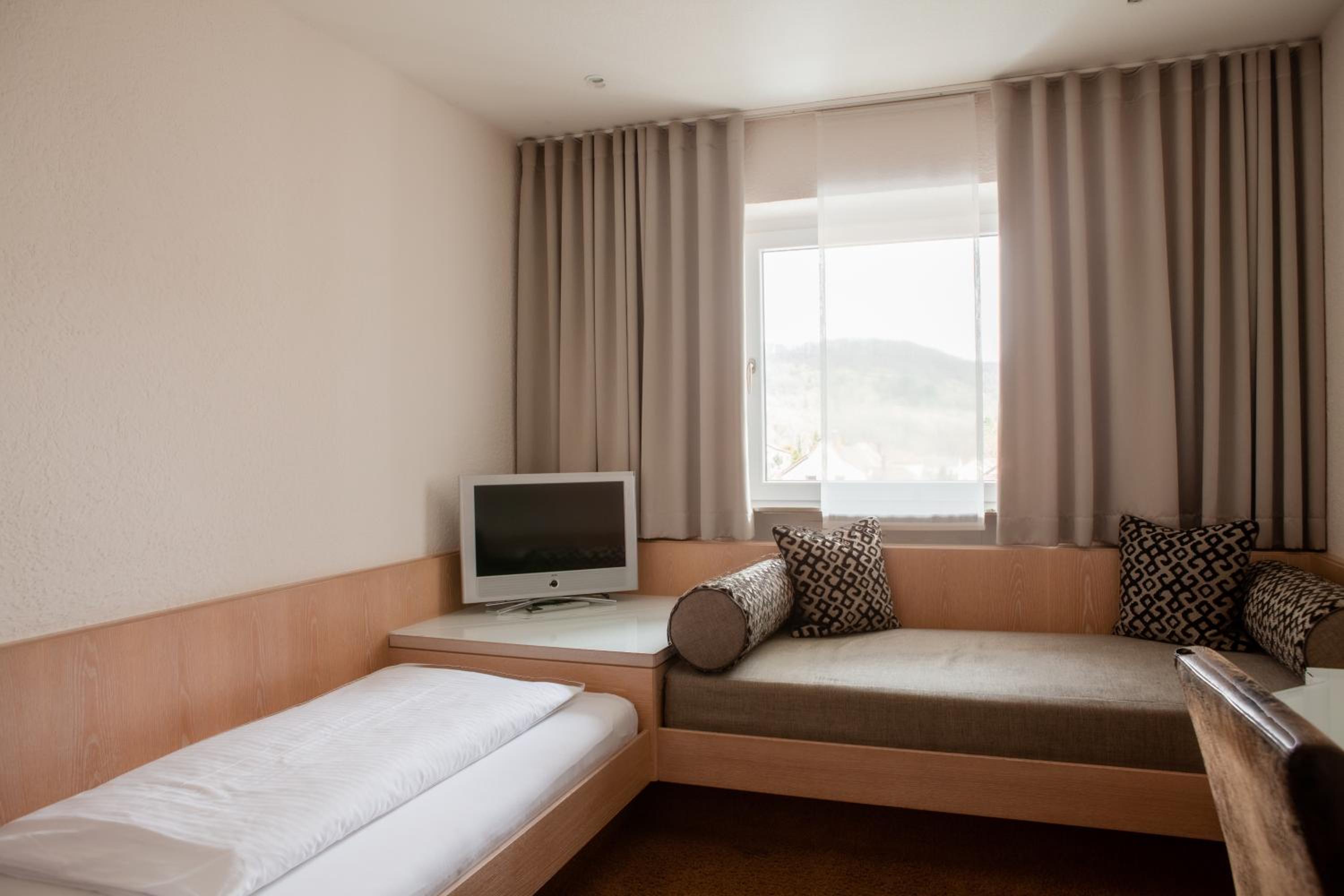 Double Room - Photo 12