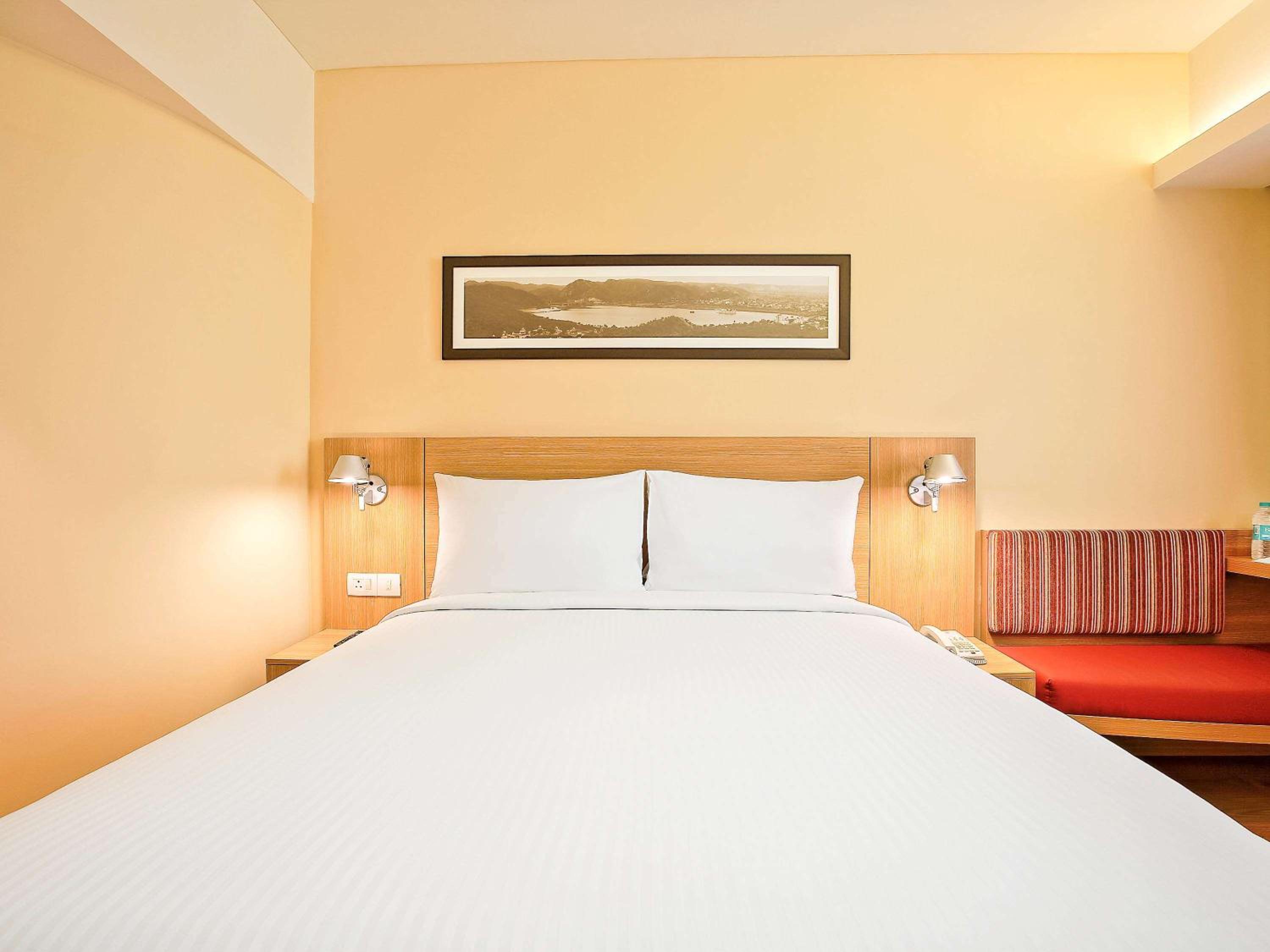 Standard Queen Room - Photo 10
