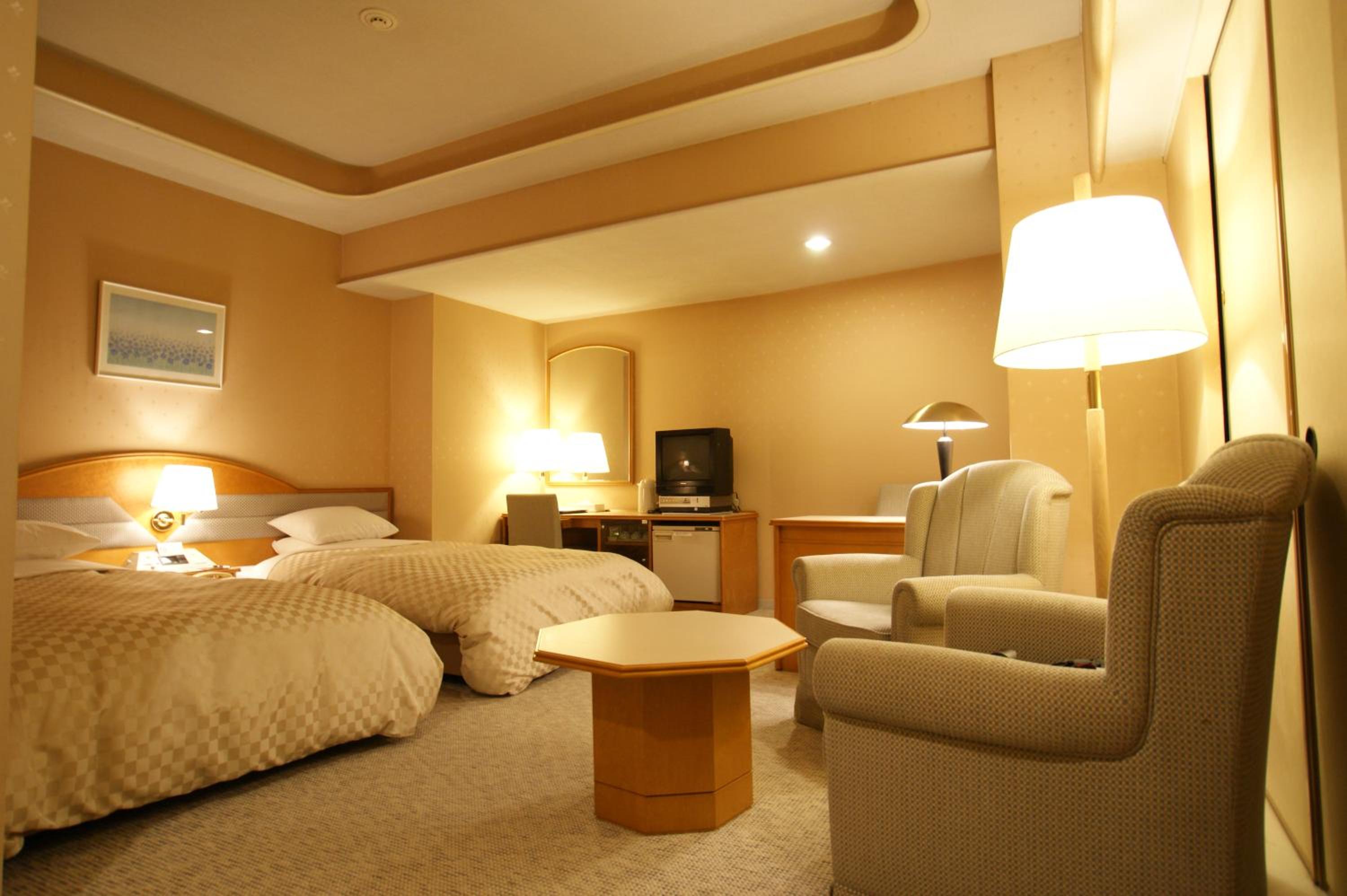 Deluxe Twin Room-Non-Smoking - Photo 2