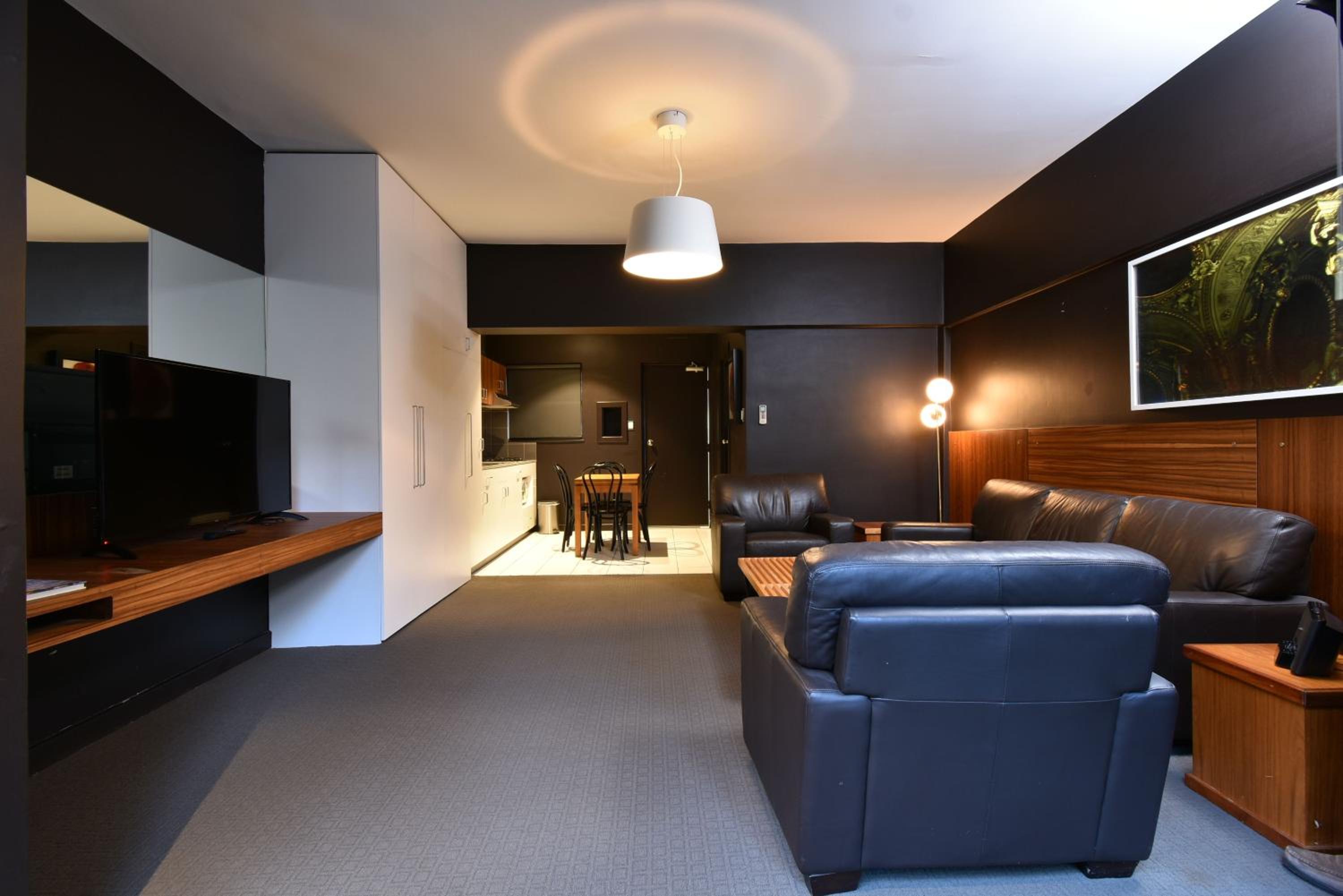 King Suite with Spa Bath thumbnail 6