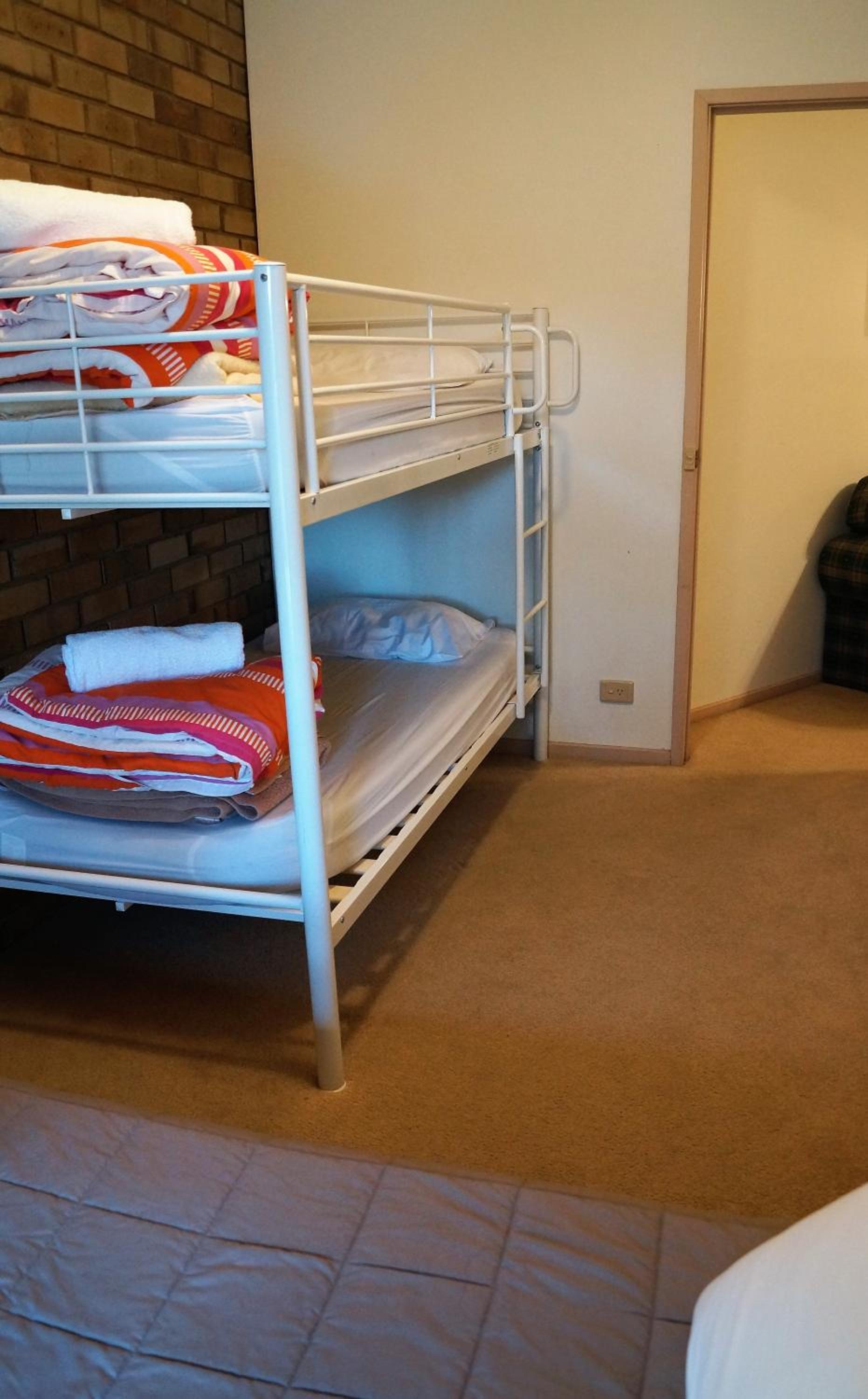 Deluxe Two-Bedroom Suite with Spa Bath photo 2
