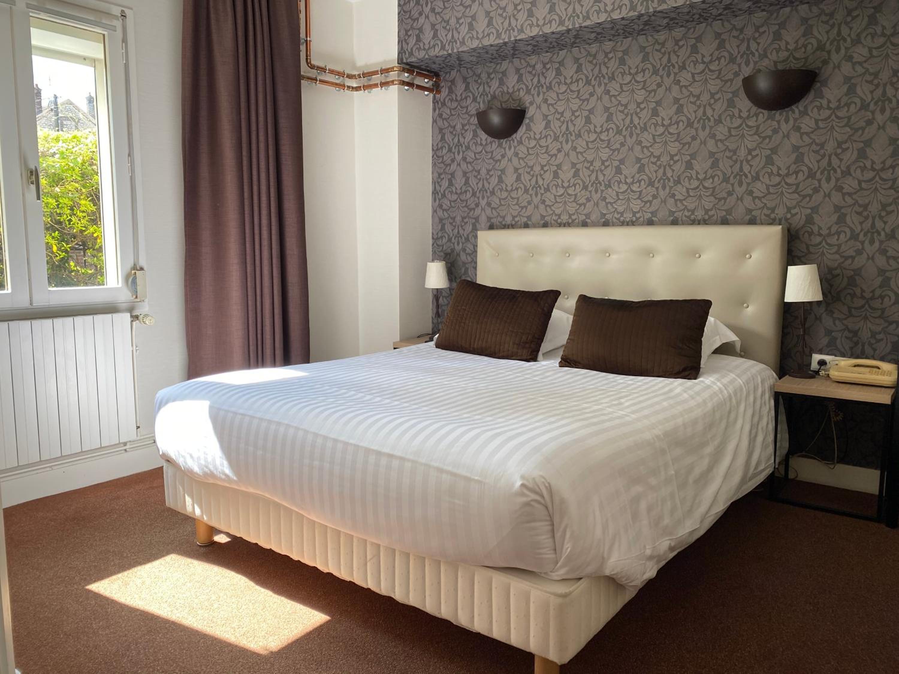 Standard Double Room - Photo 1