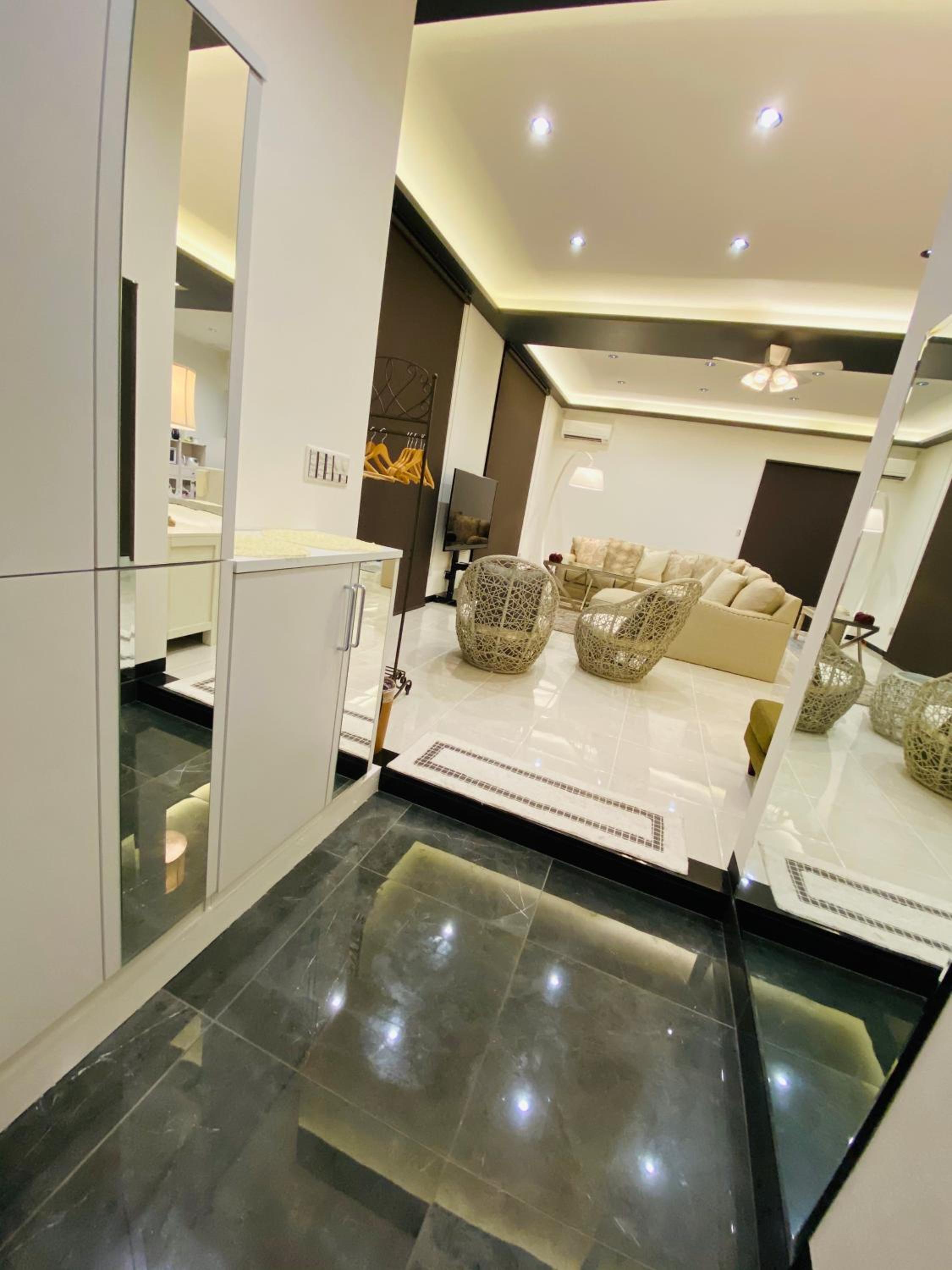 One-Bedroom House - Photo 5
