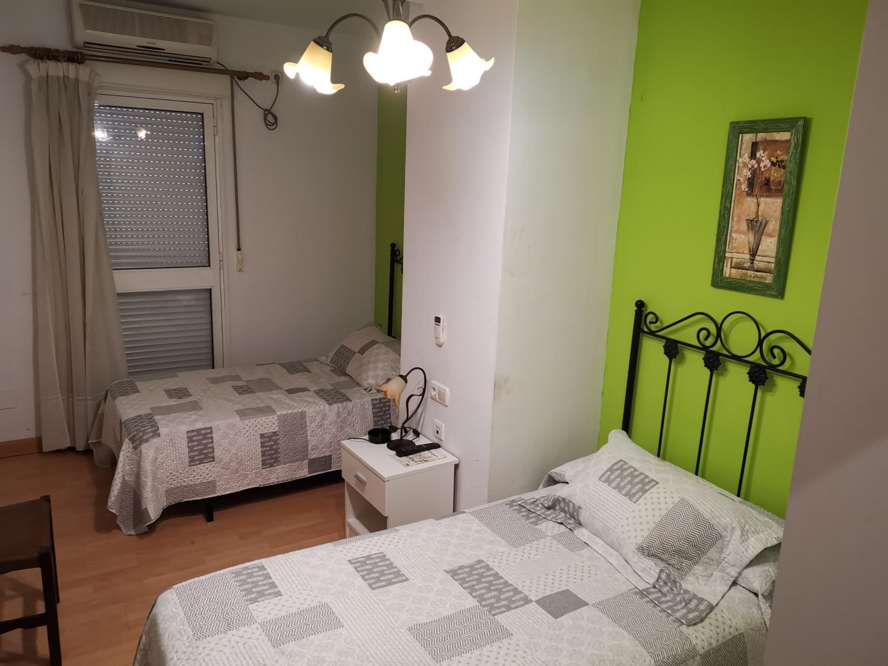 Standard Double or Twin Room - Photo 9