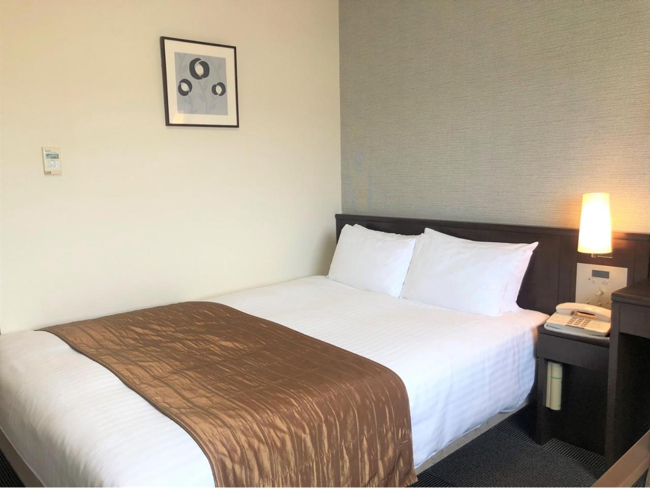 Double Room - Non-Smoking  - Photo 9