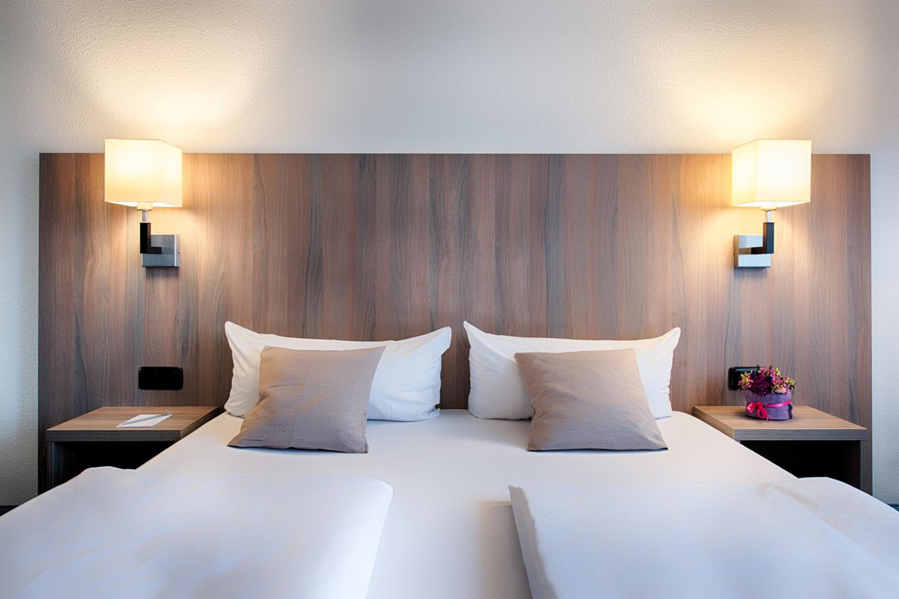 Business Double Room - Photo 8