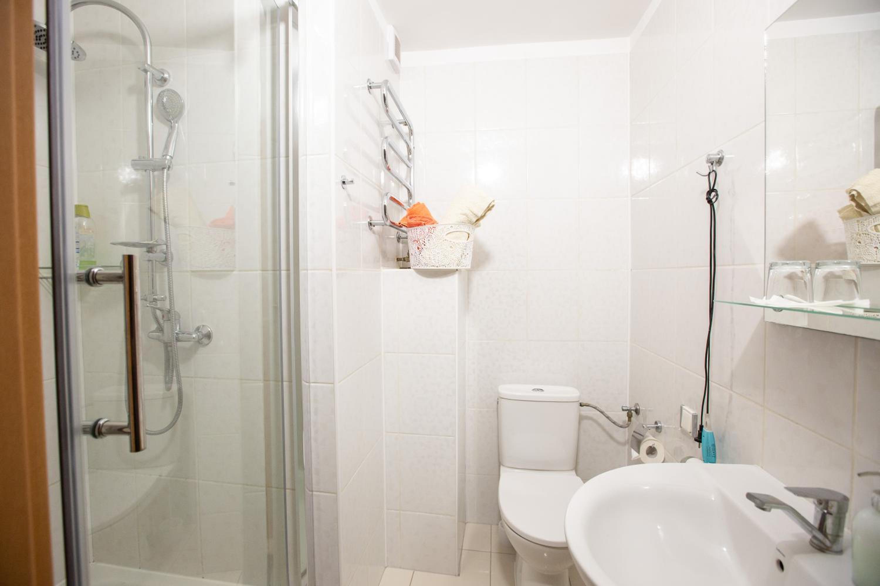 Double Room - Photo 5