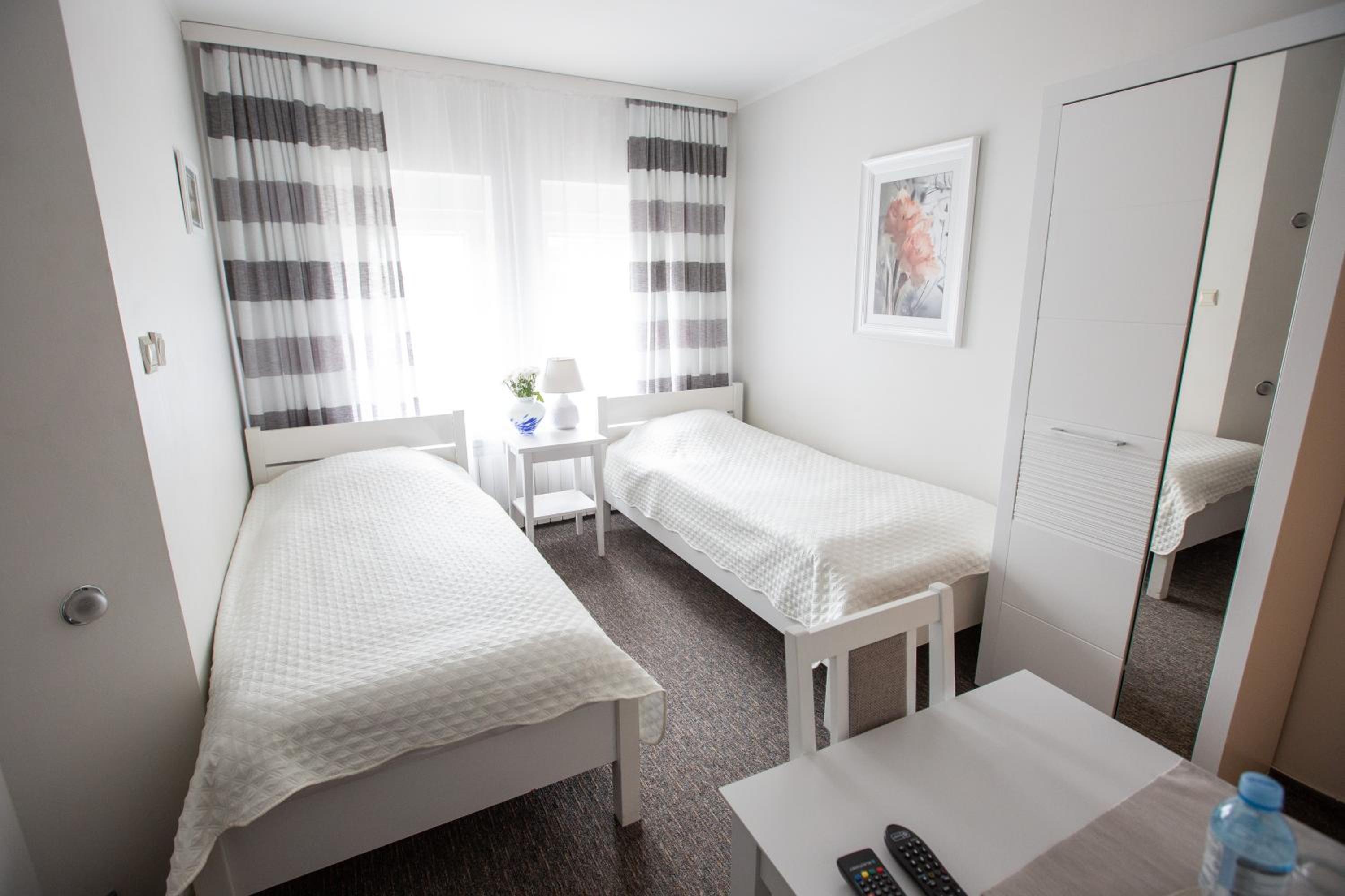 Twin Room - Photo 5