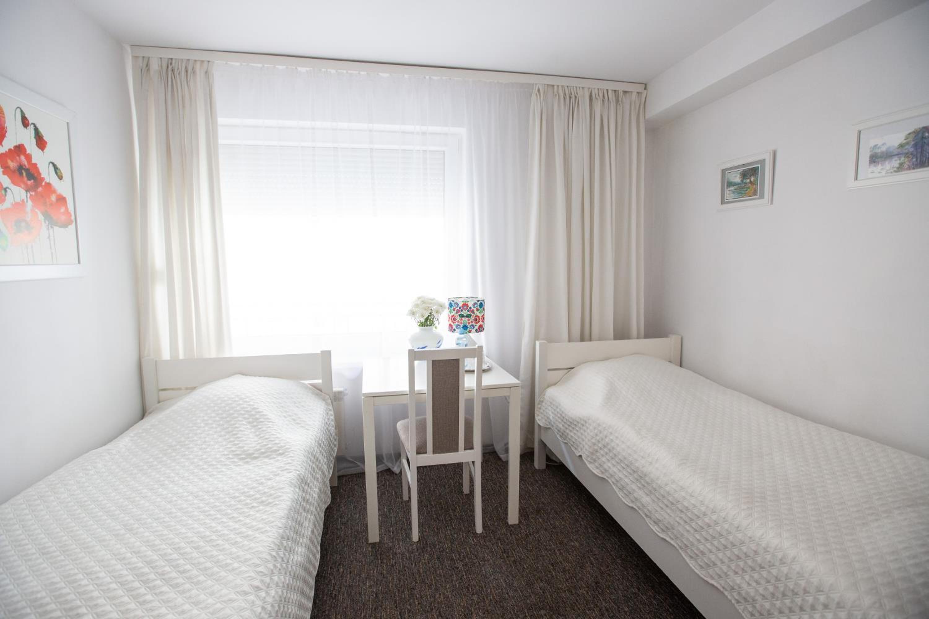 Twin Room - Photo 6