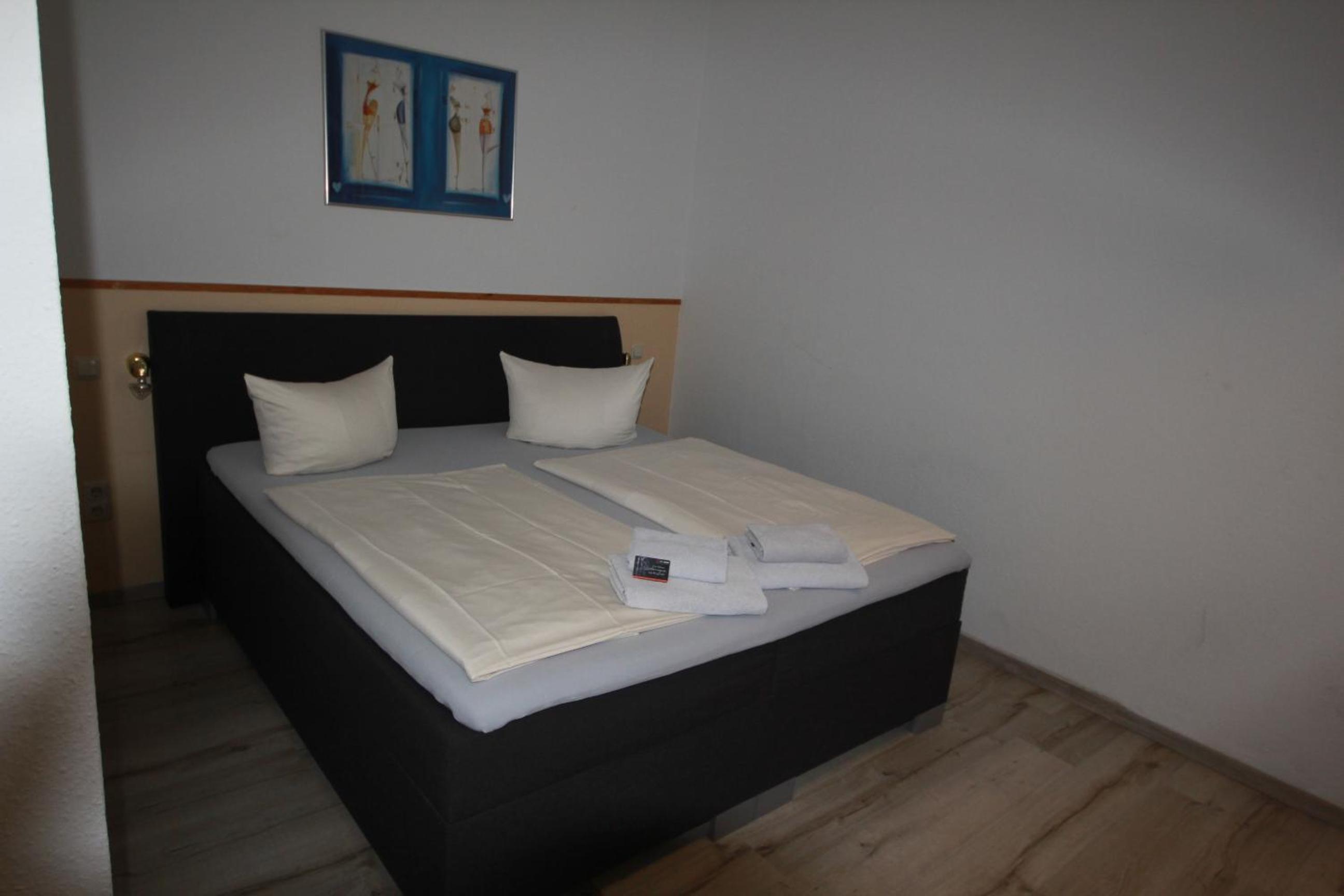 Standard Double or Twin Room - Photo 3