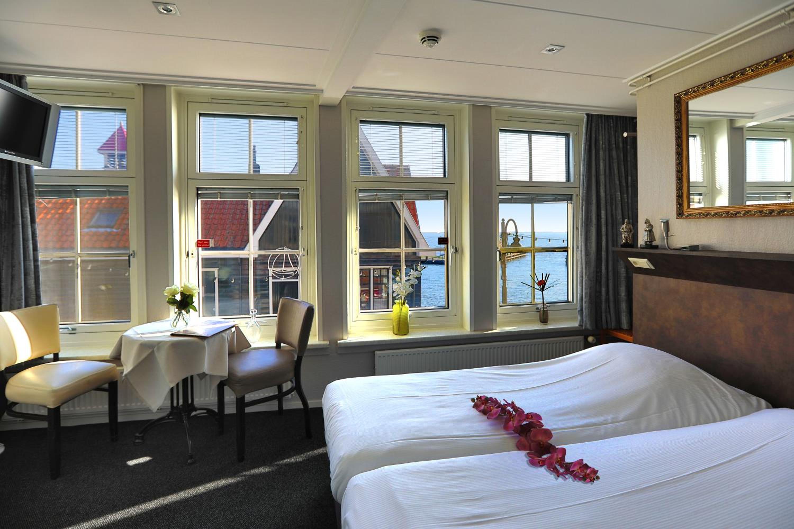 Double Room with Sea View - Photo 1