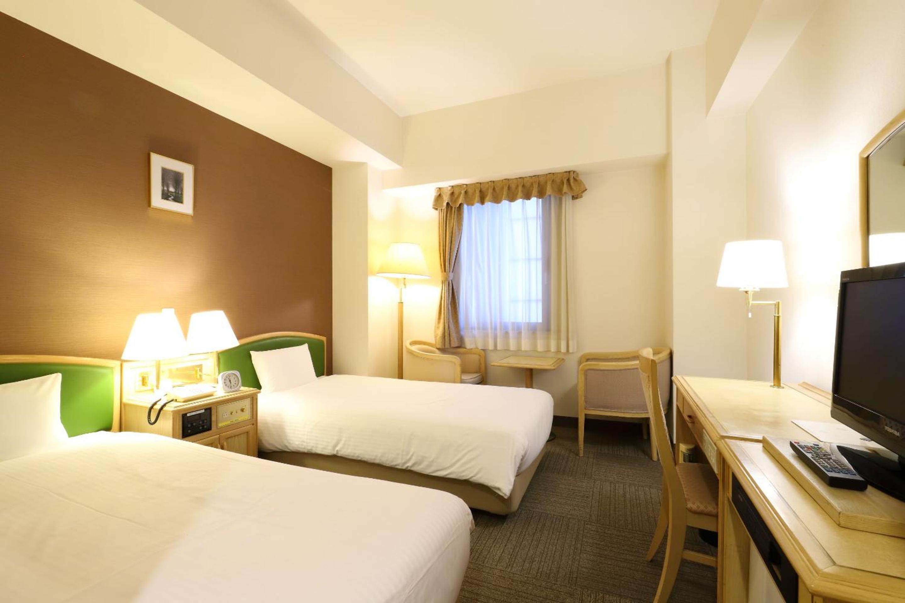 Twin Room - Non-Smoking photo 1