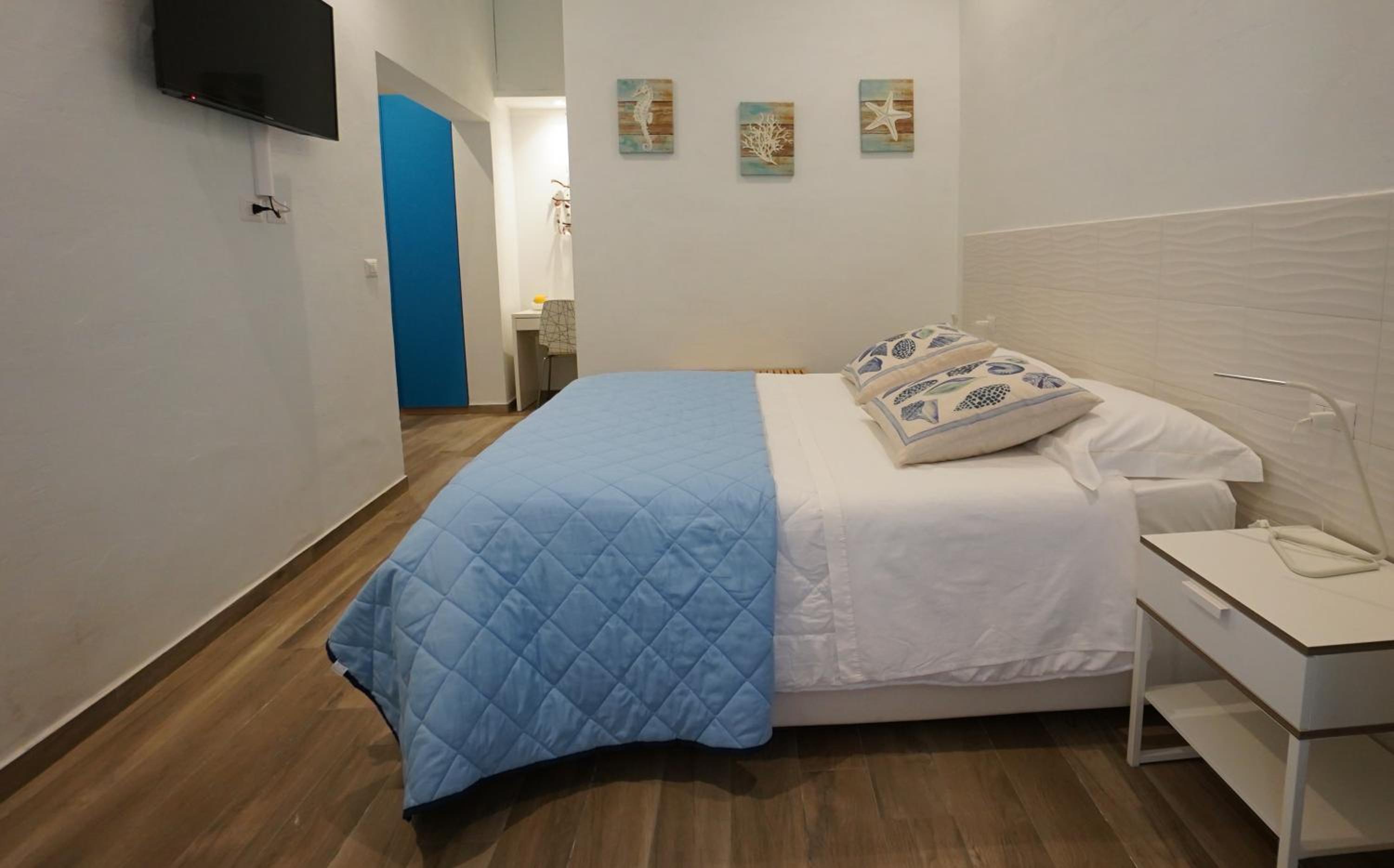 Double Room - Photo 2