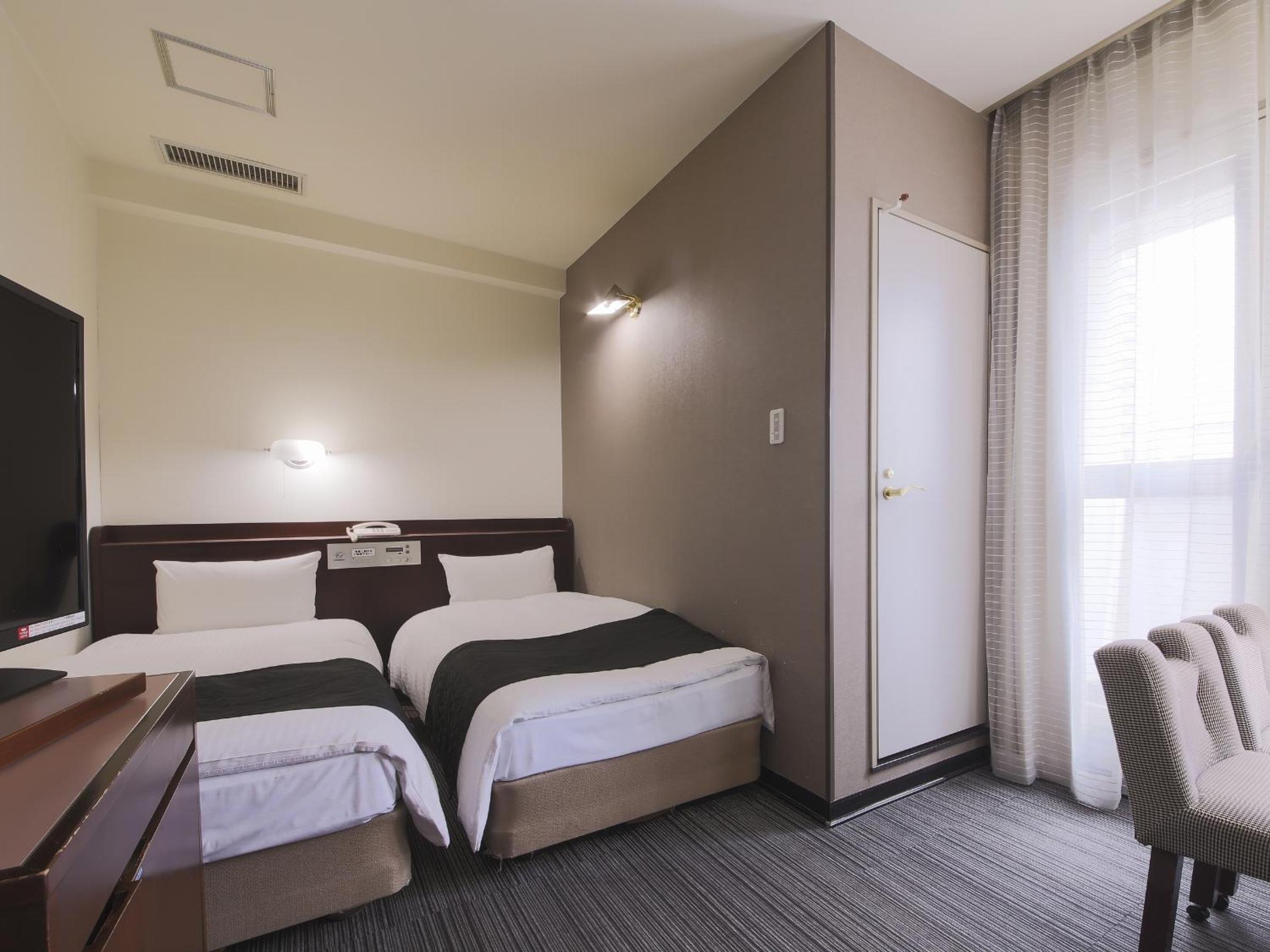 Twin Room - Smoking photo 1