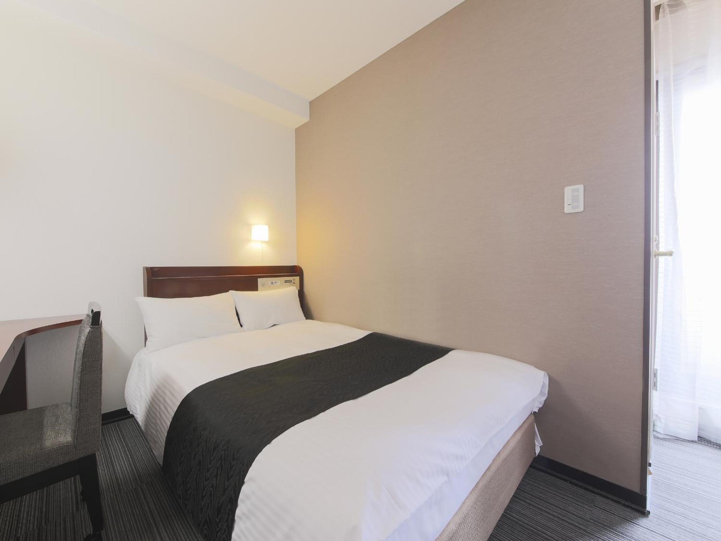 Double Room With Small Double Bed - Non-Smoking photo 1