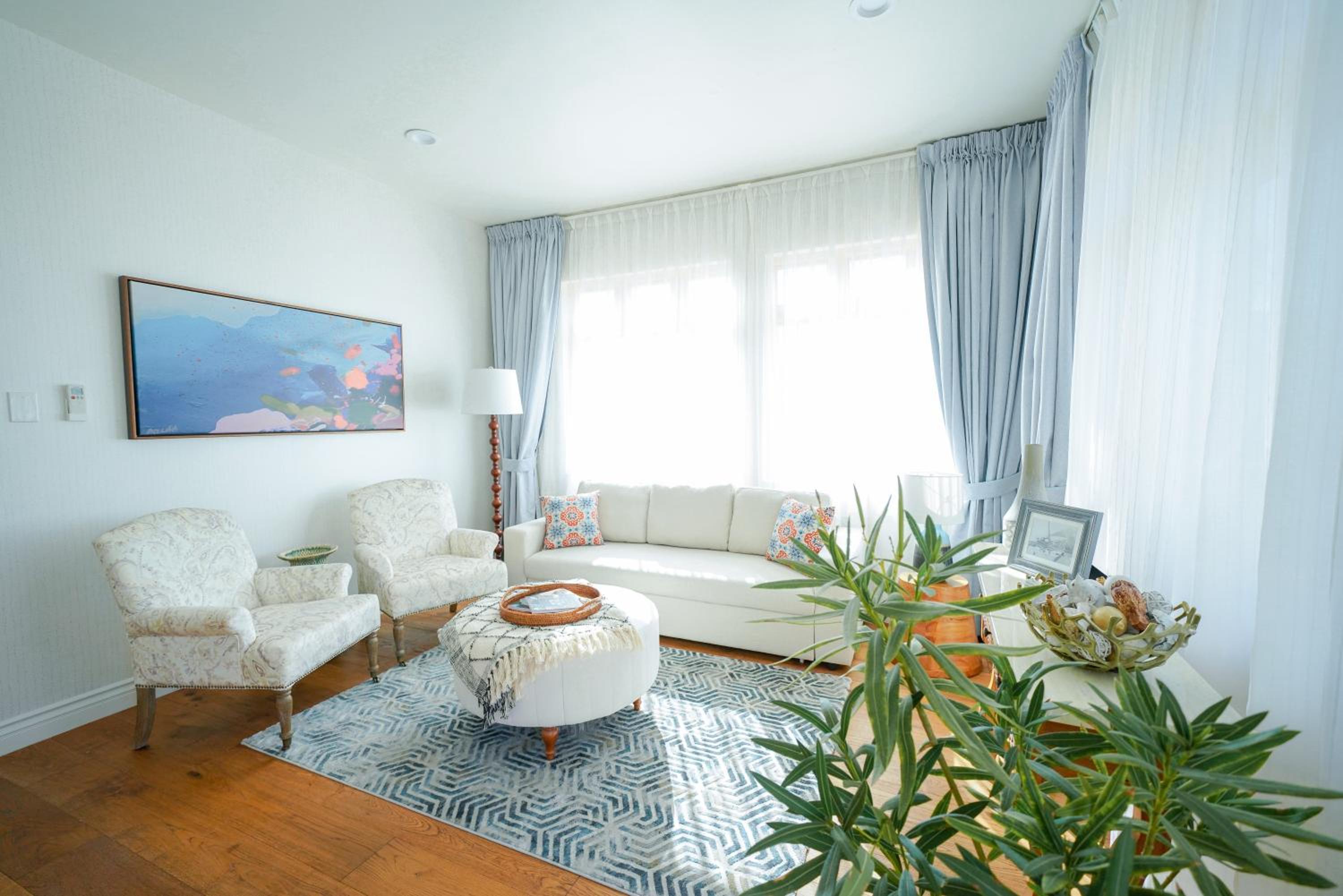 ADA King Suite with Balcony - Photo 2