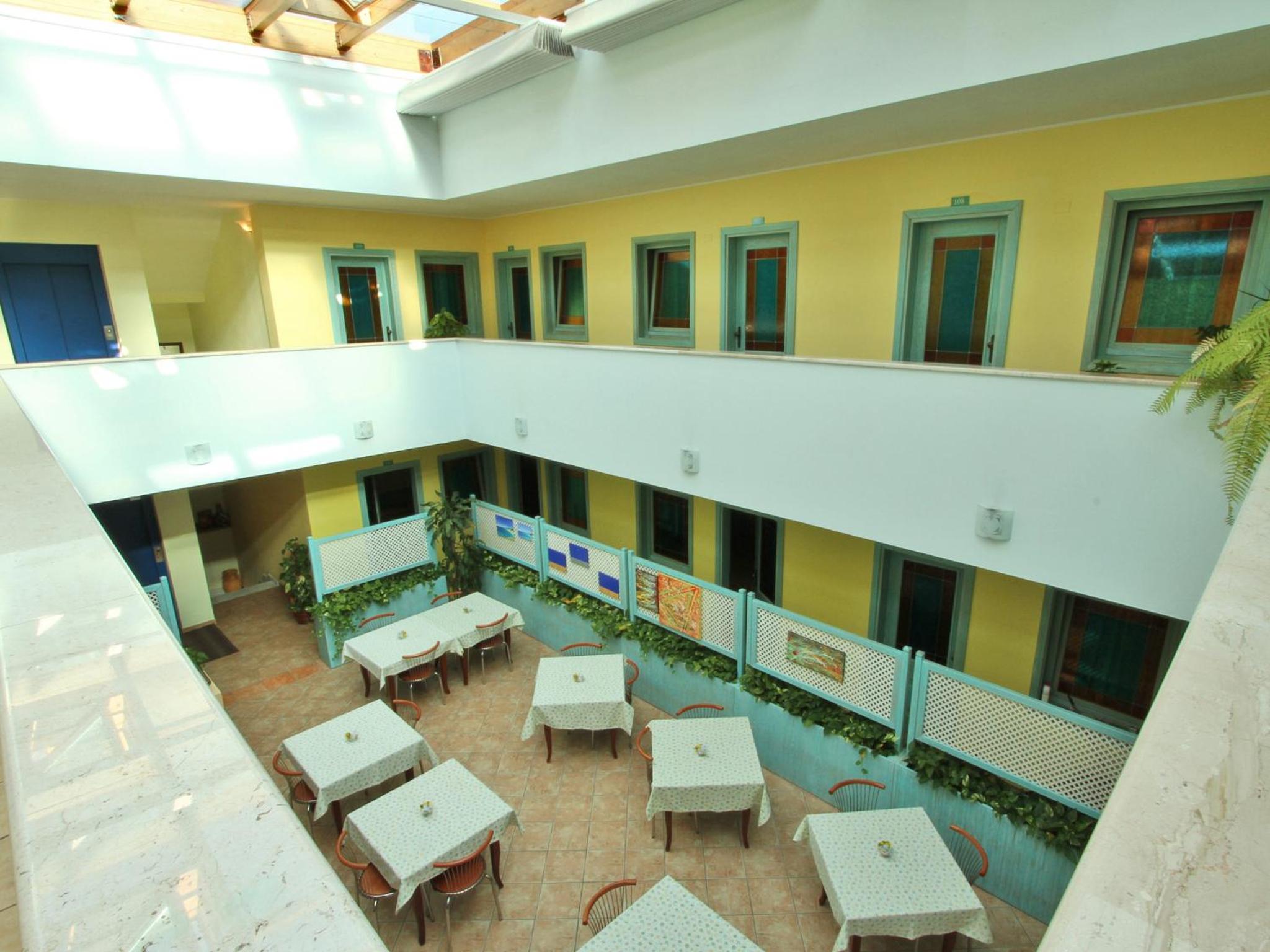 Triple Room - Photo 8