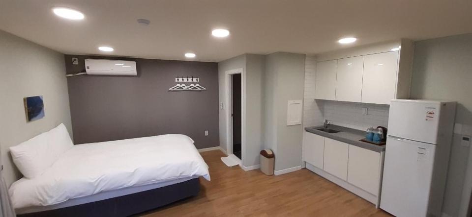 Famliy Room with 1 Double Bed for 4 people - Photo 1