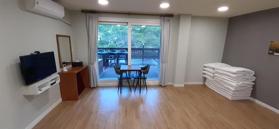 Korean-Style Family Room for 4 people - Photo 3
