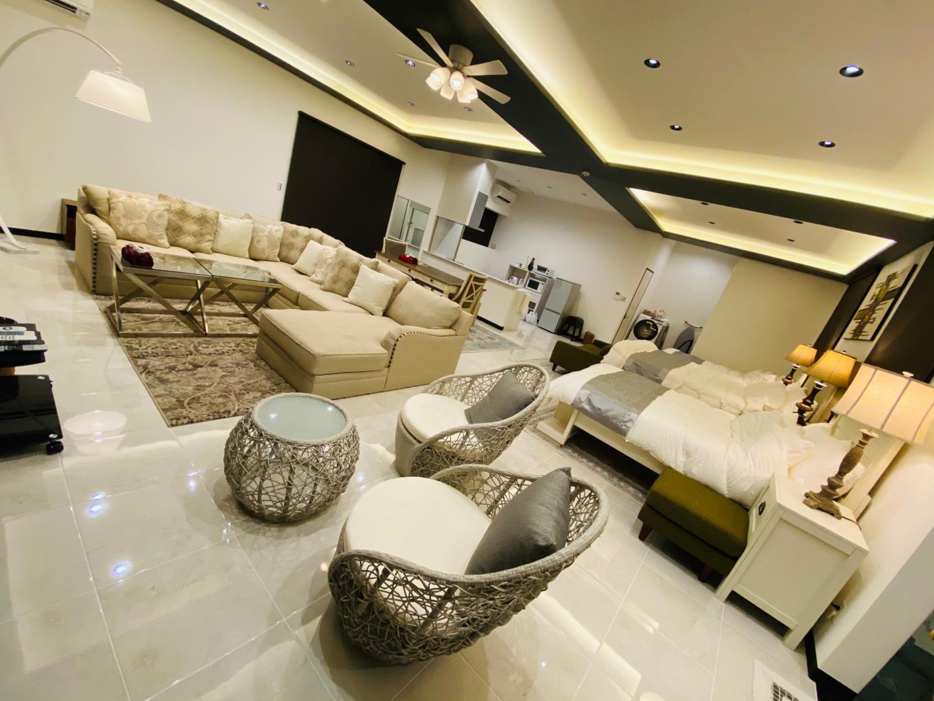 One-Bedroom House - Photo 8