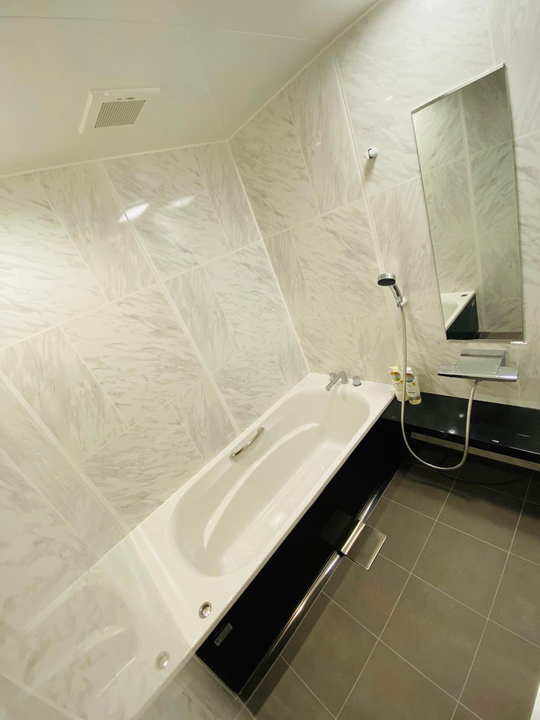 One-Bedroom House - Photo 10