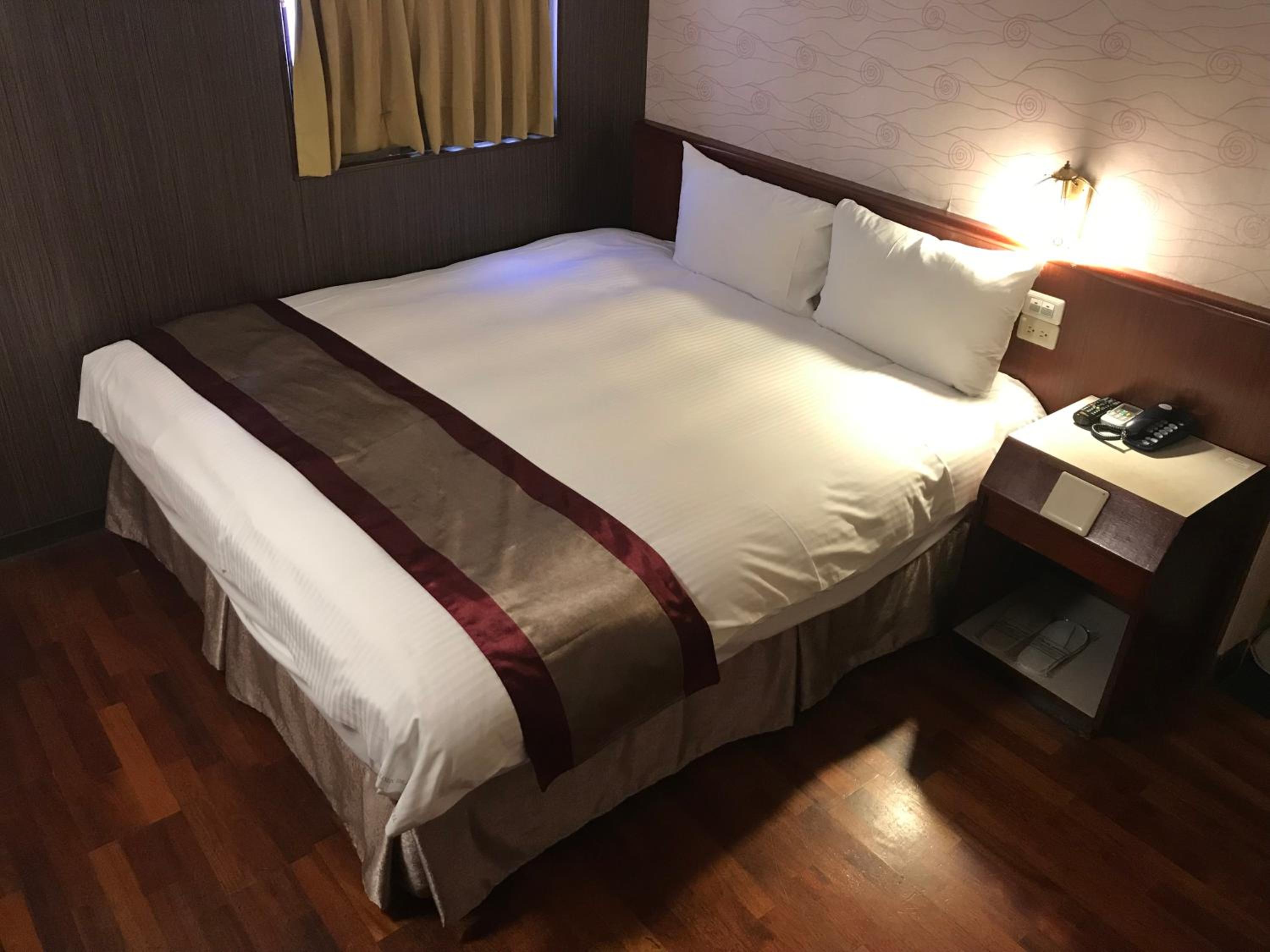 Queen Room photo 1