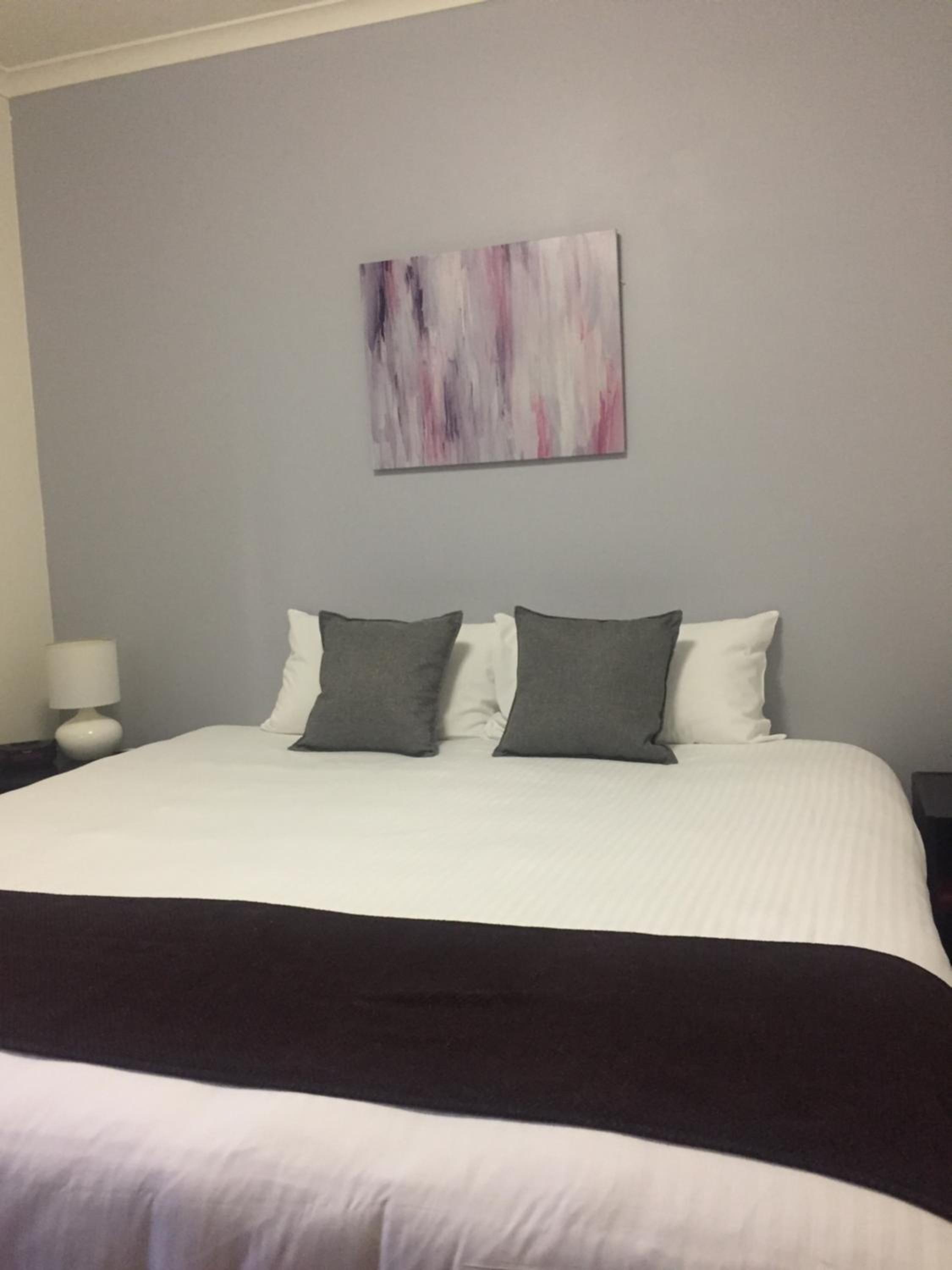 One-Bedroom Suite - Photo 1