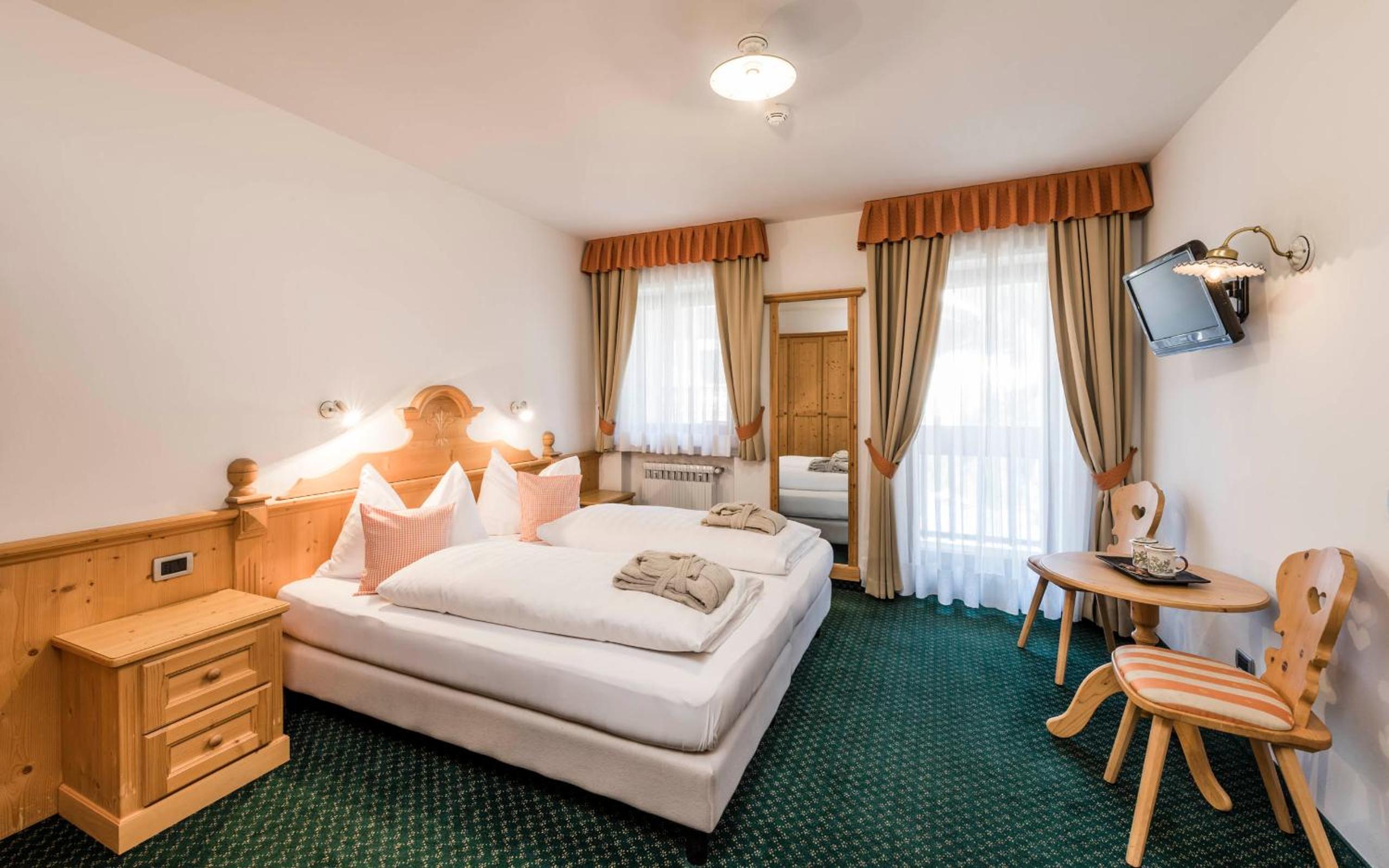 Double or Twin Room - Photo 3