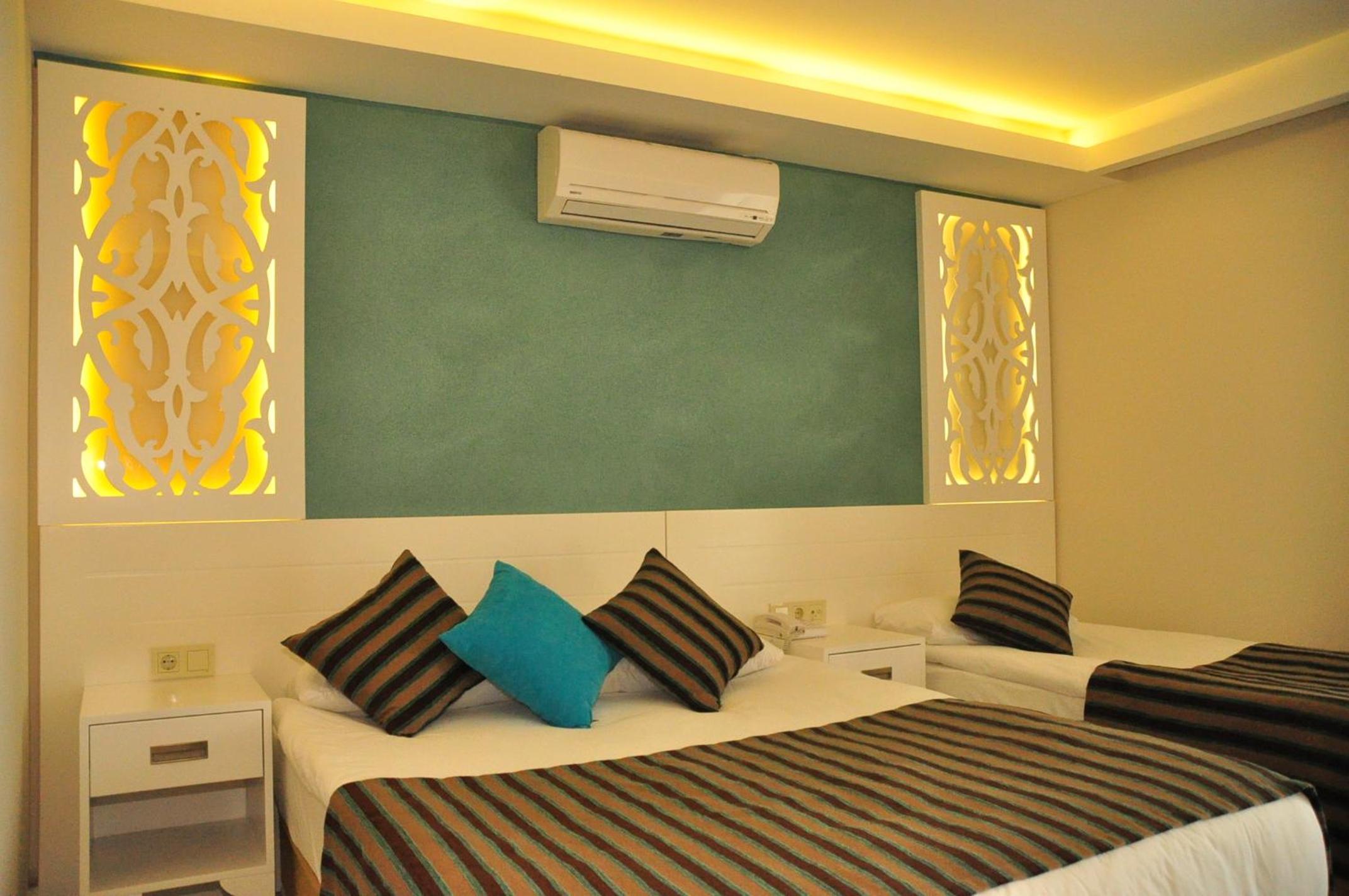 Double Room with Sea View photo 2
