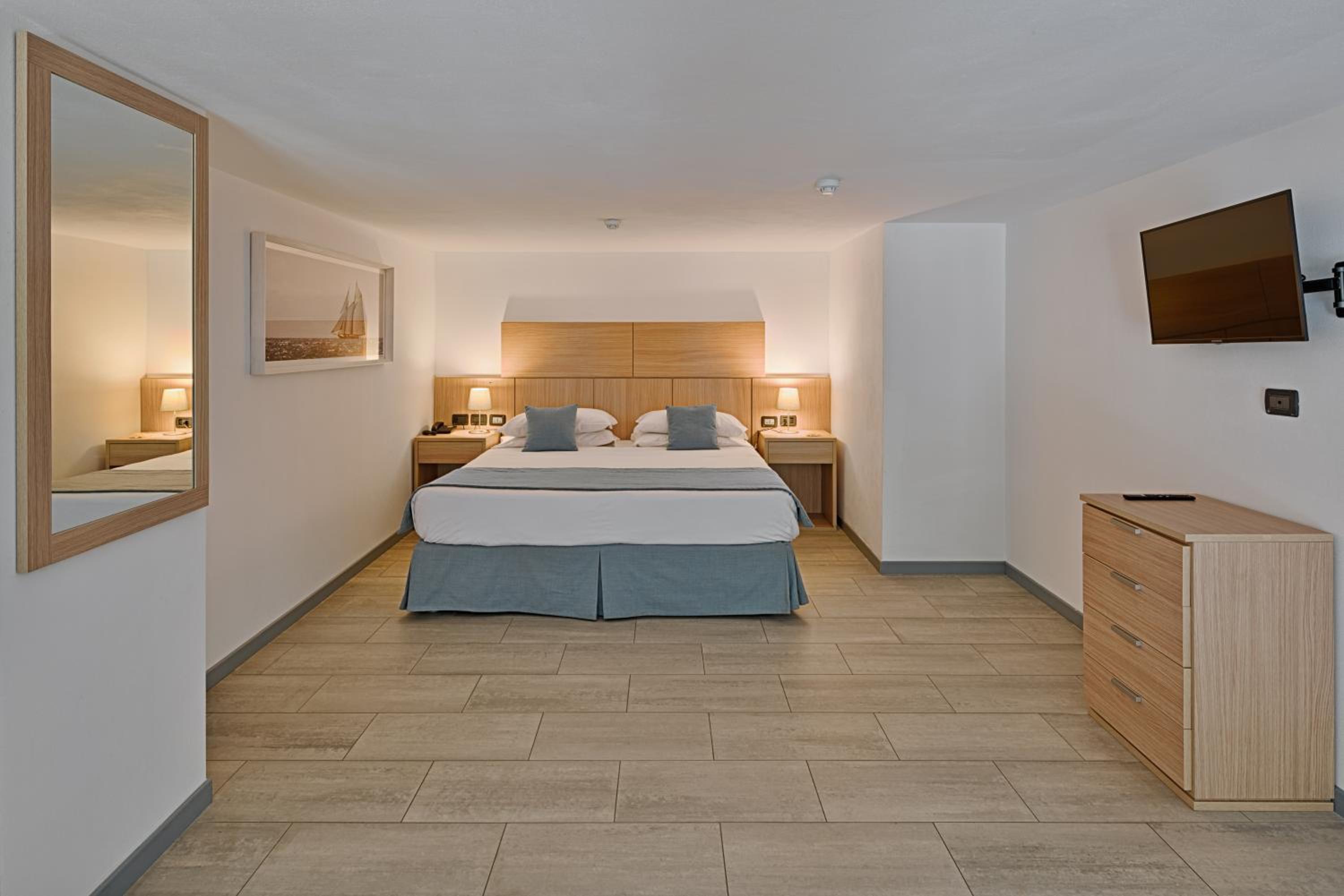 Superior Double or Twin Room - Photo 1
