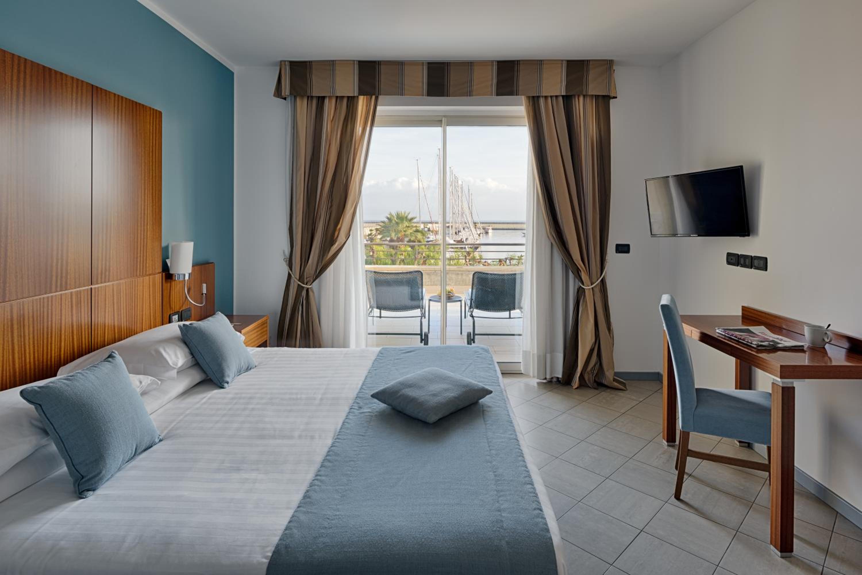 Suite with Sea View - Photo 6