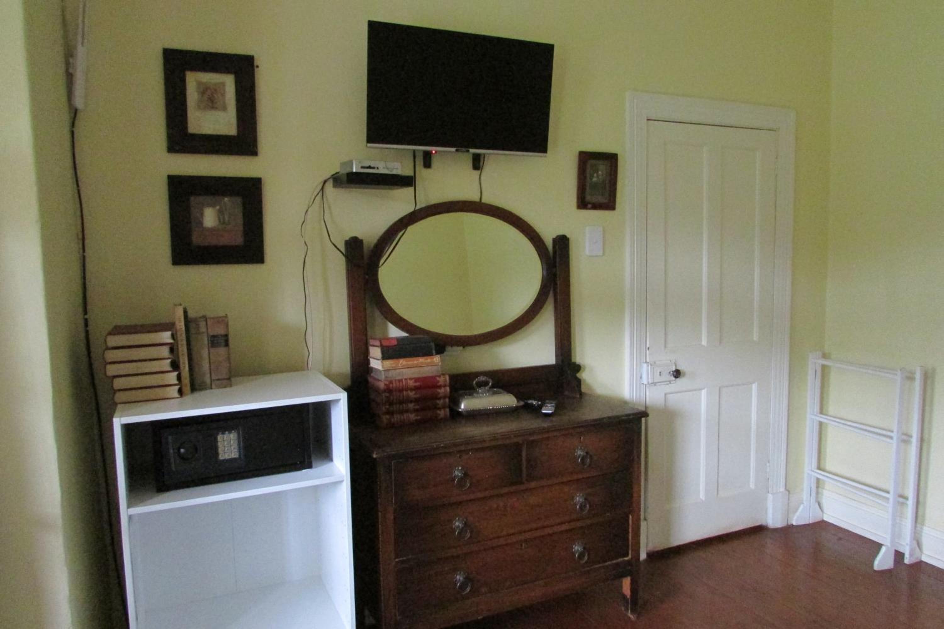 Two-Bedroom House photo 2